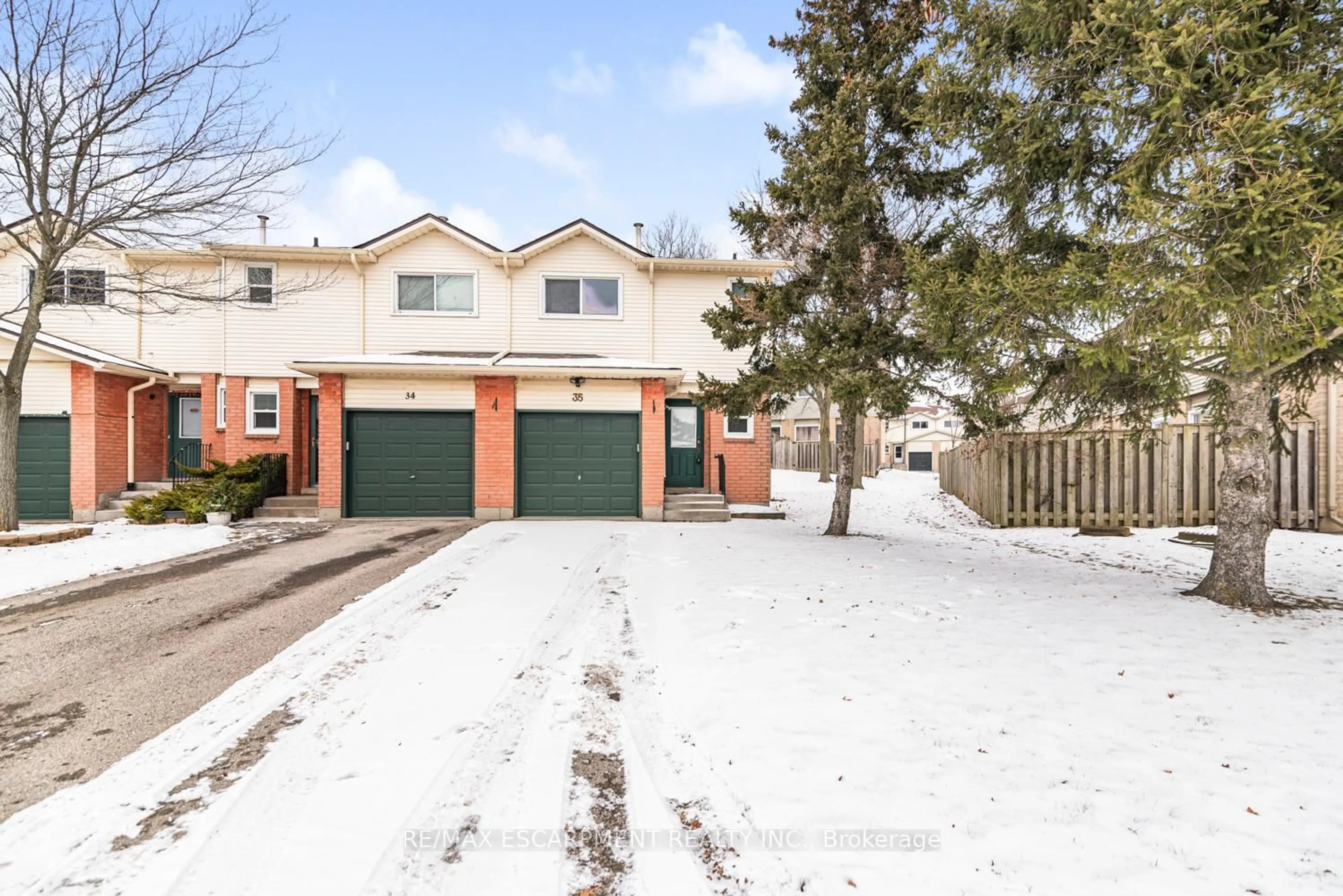 Unknown for 14 Derby St #35, Hamilton Ontario L8W 3T5