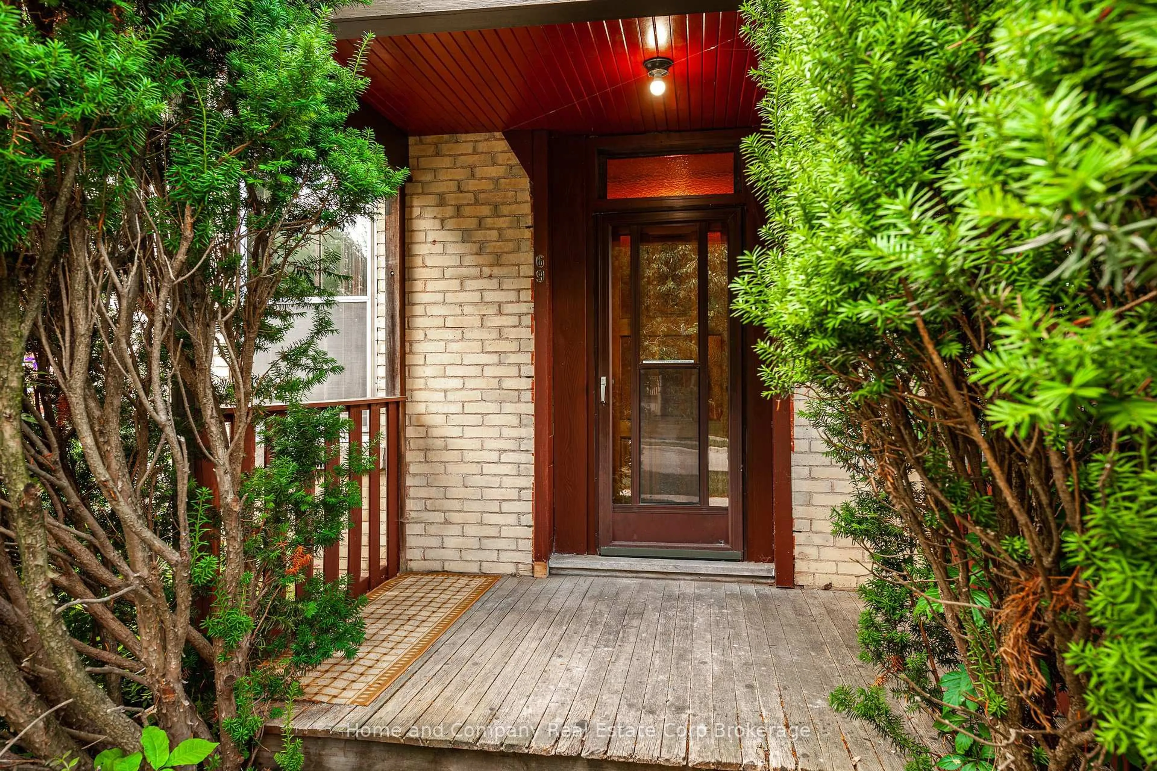 Indoor entryway for 69 Norman St, Stratford Ontario N5A 5R8