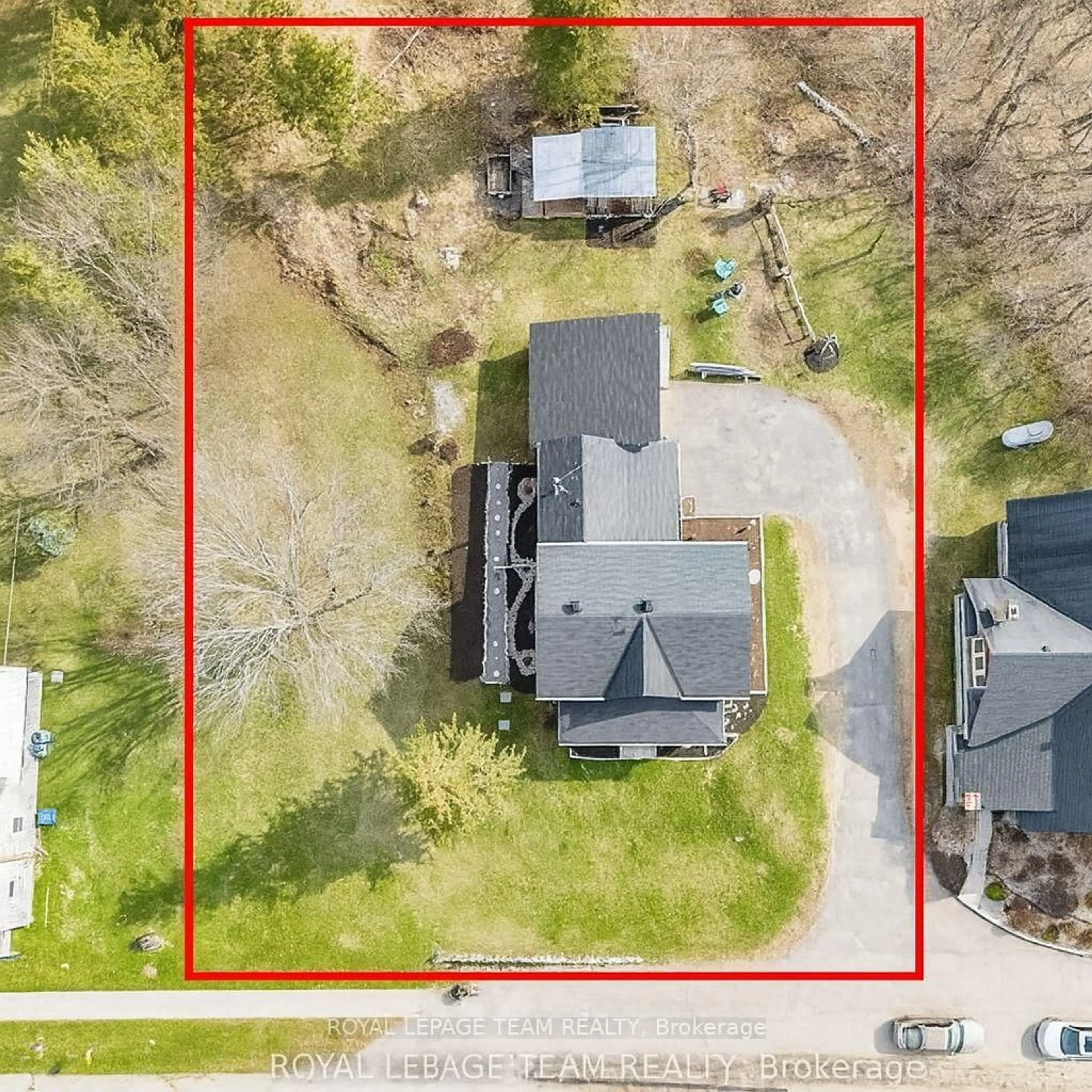 A pic from outside/outdoor area/front of a property/back of a property/a pic from drone, street for 81 York St, Lanark Ontario K0G 1K0