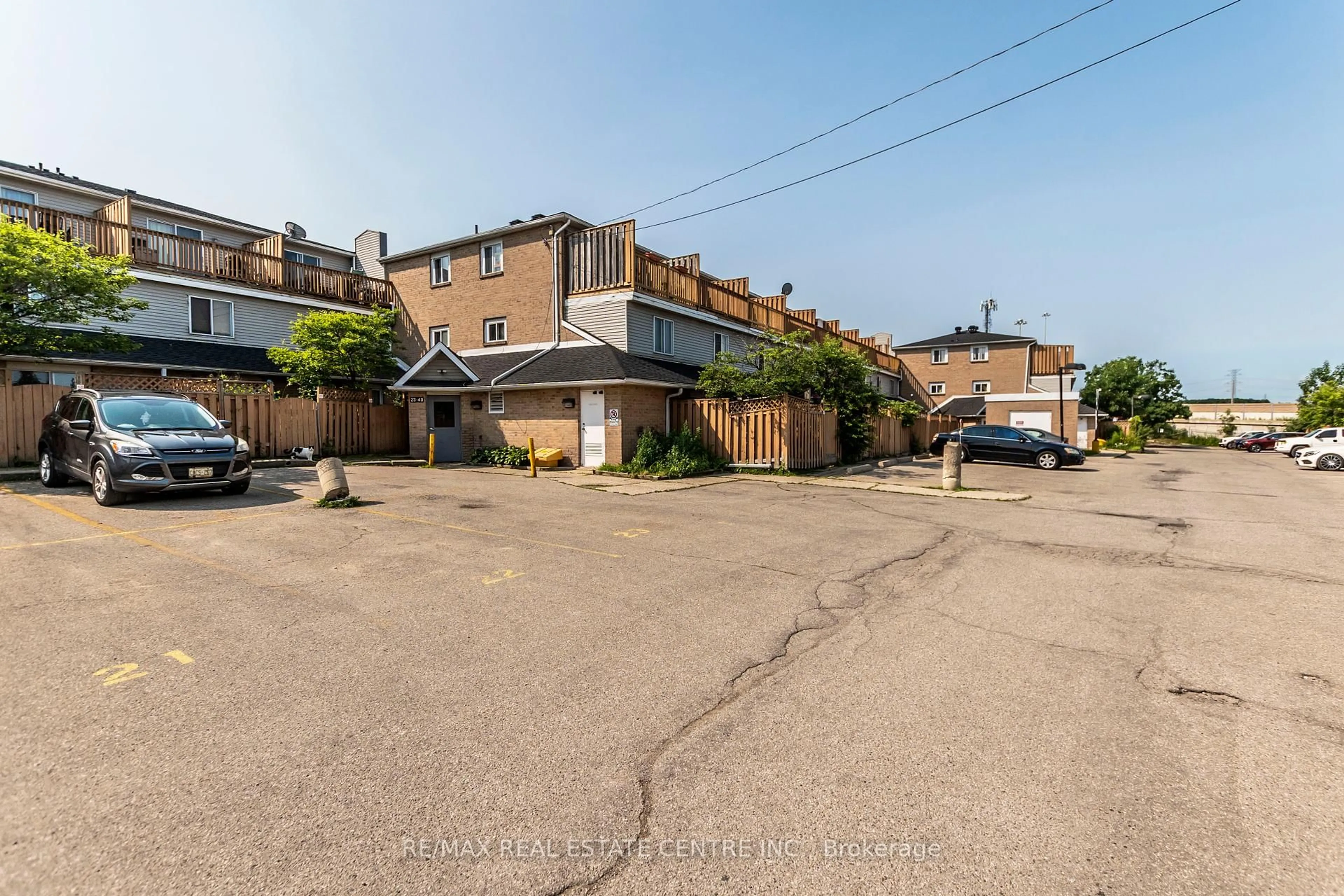 A pic from outside/outdoor area/front of a property/back of a property/a pic from drone, street for 67 Valleyview Rd #35, Kitchener Ontario N2E 3J1