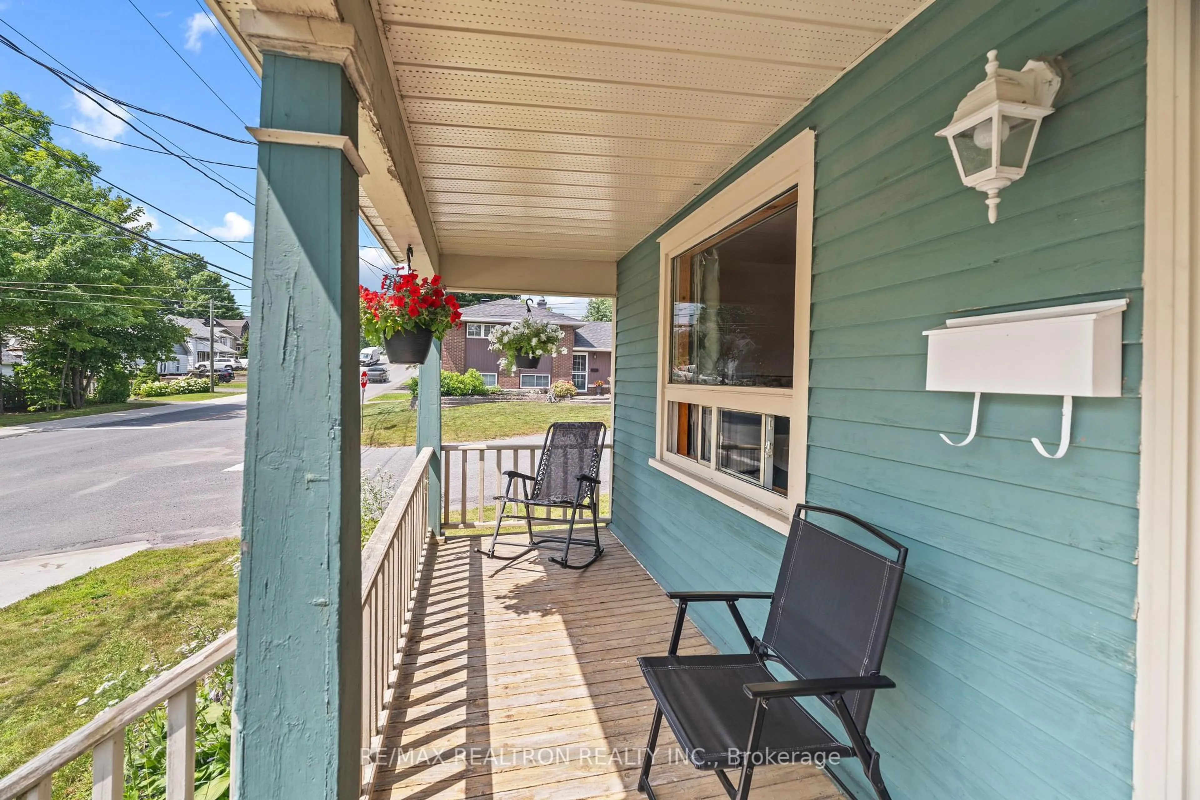 Patio, street for 5 Winnifred Ave, Parry Sound Ontario P2A 2E4