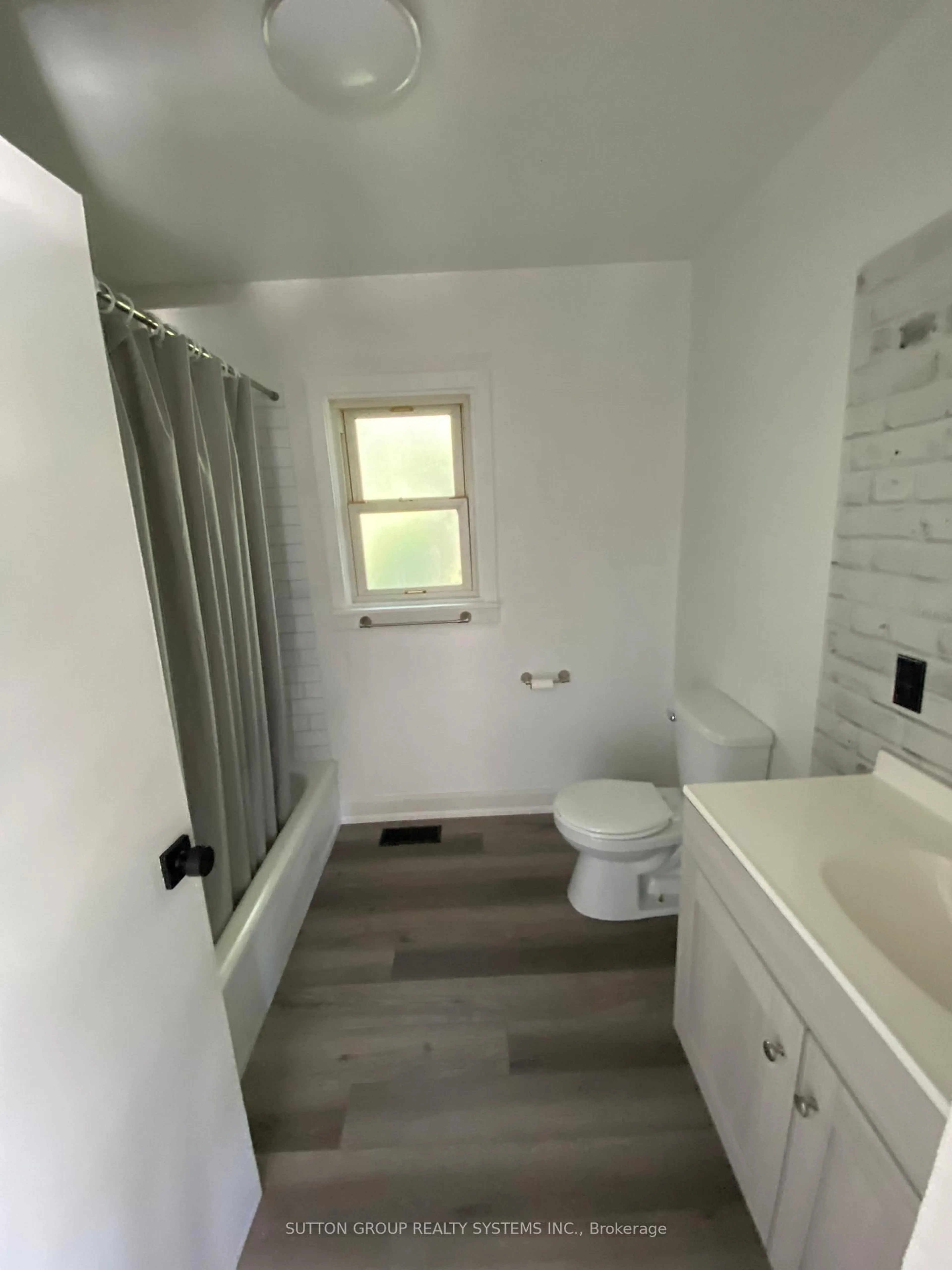 A pic of a room for 30 Perry Ave, Brighton Ontario K0K 1H0