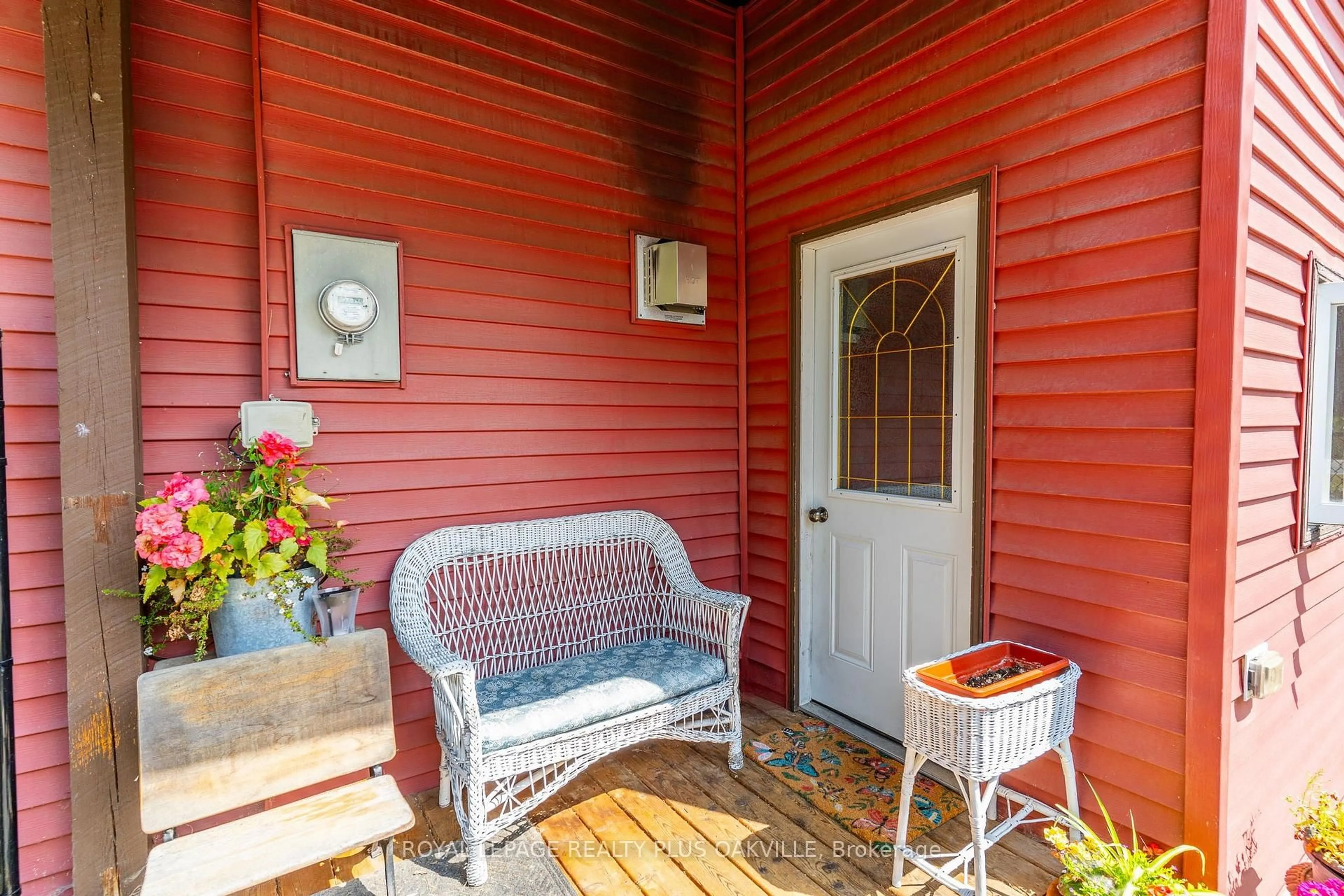 Patio, street for 322 Bobcaygeon Rd, Minden Hills Ontario K0M 2K0