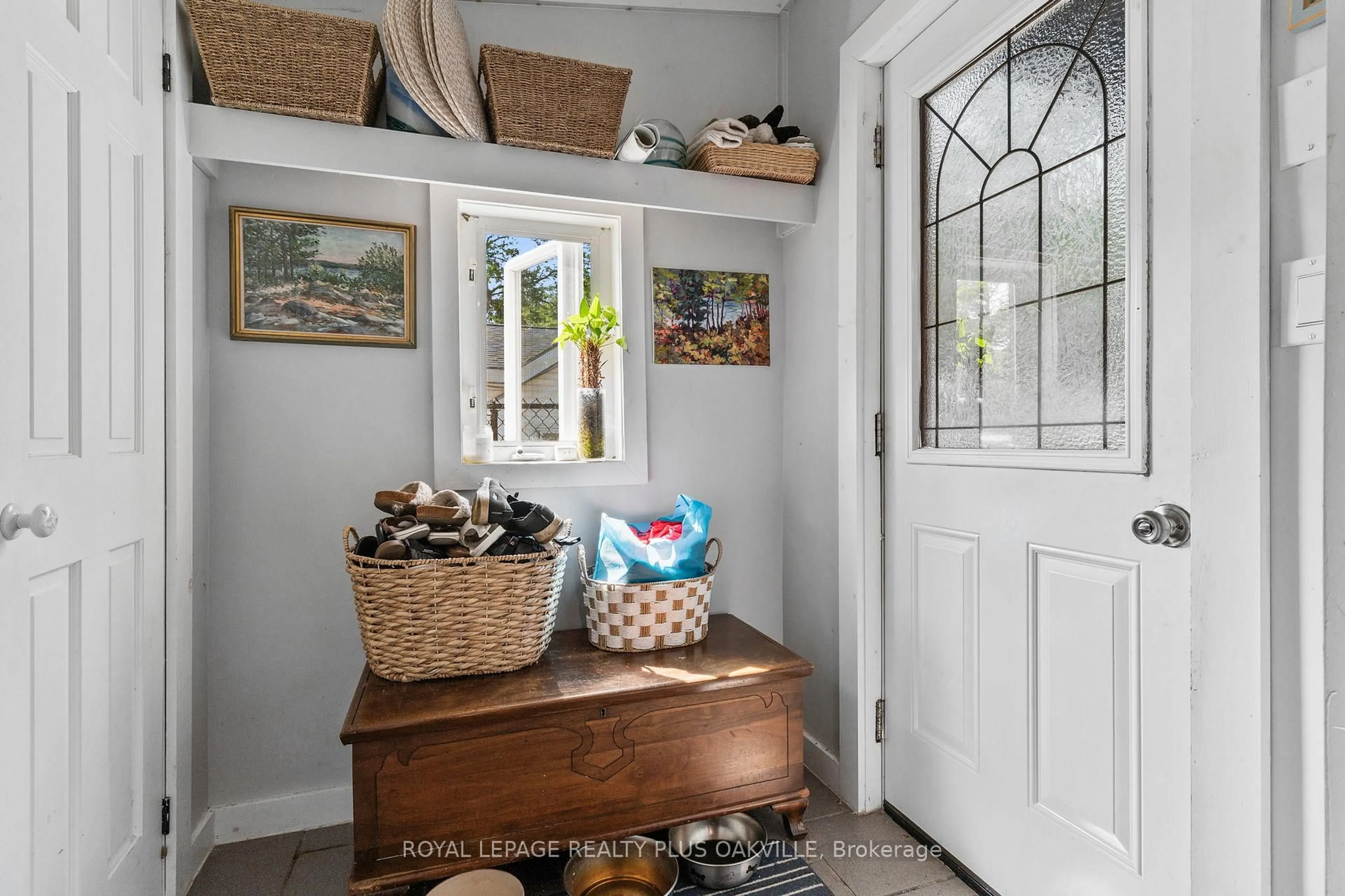 Indoor entryway for 322 Bobcaygeon Rd, Minden Hills Ontario K0M 2K0