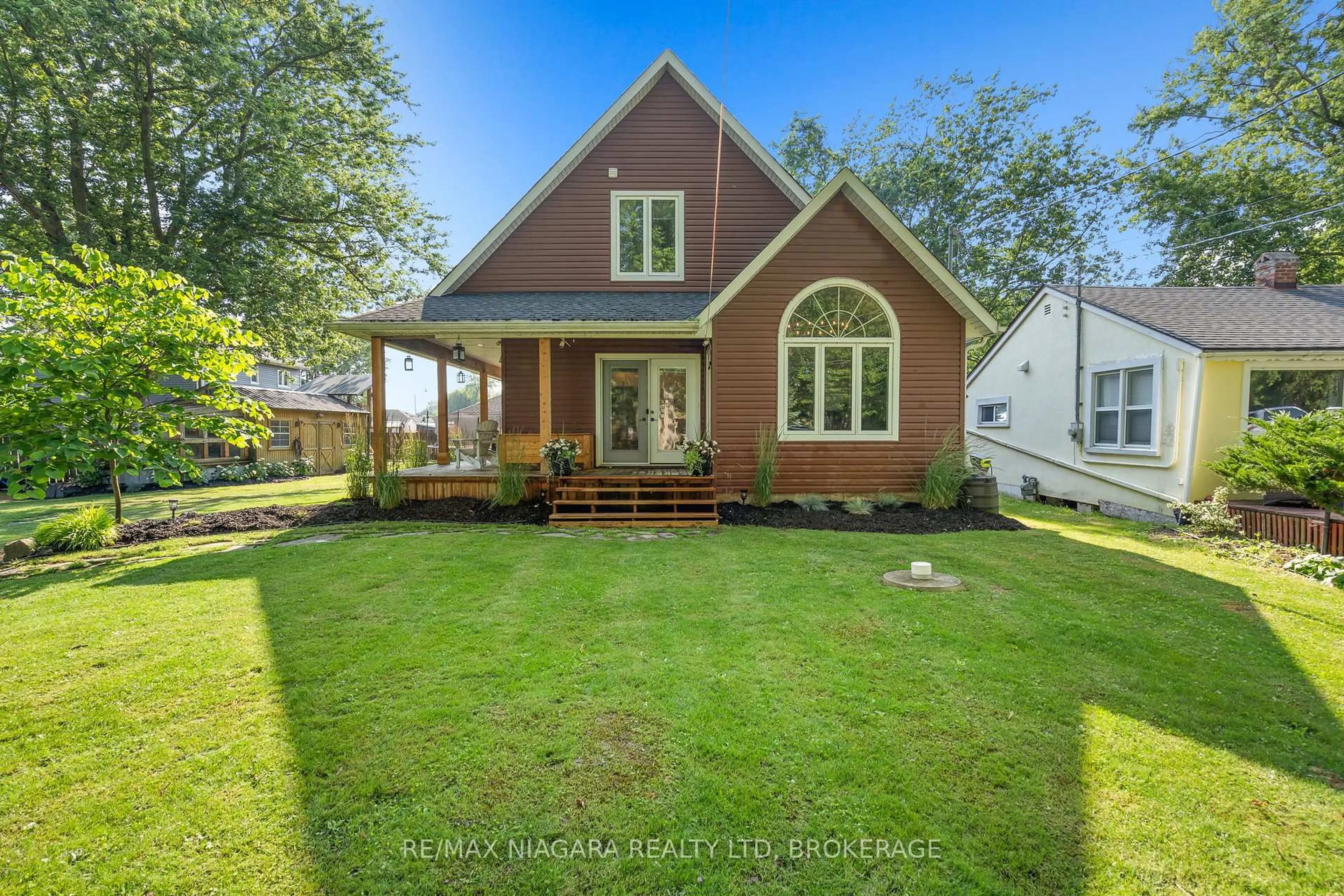 Home with brick exterior material, street for 11748 Summerland Ave, Wainfleet Ontario L0S 1V0
