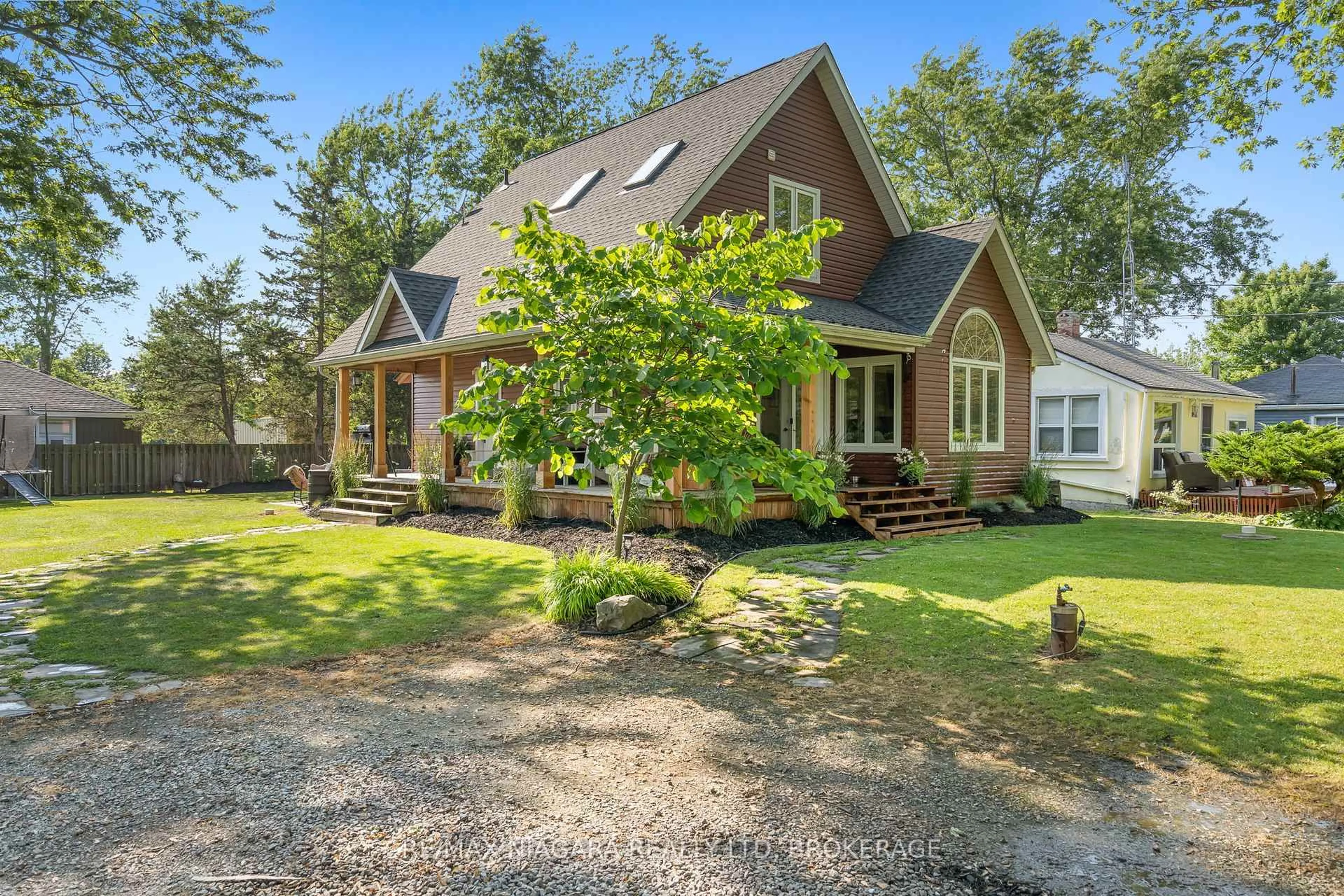 Home with brick exterior material, unknown for 11748 Summerland Ave, Wainfleet Ontario L0S 1V0