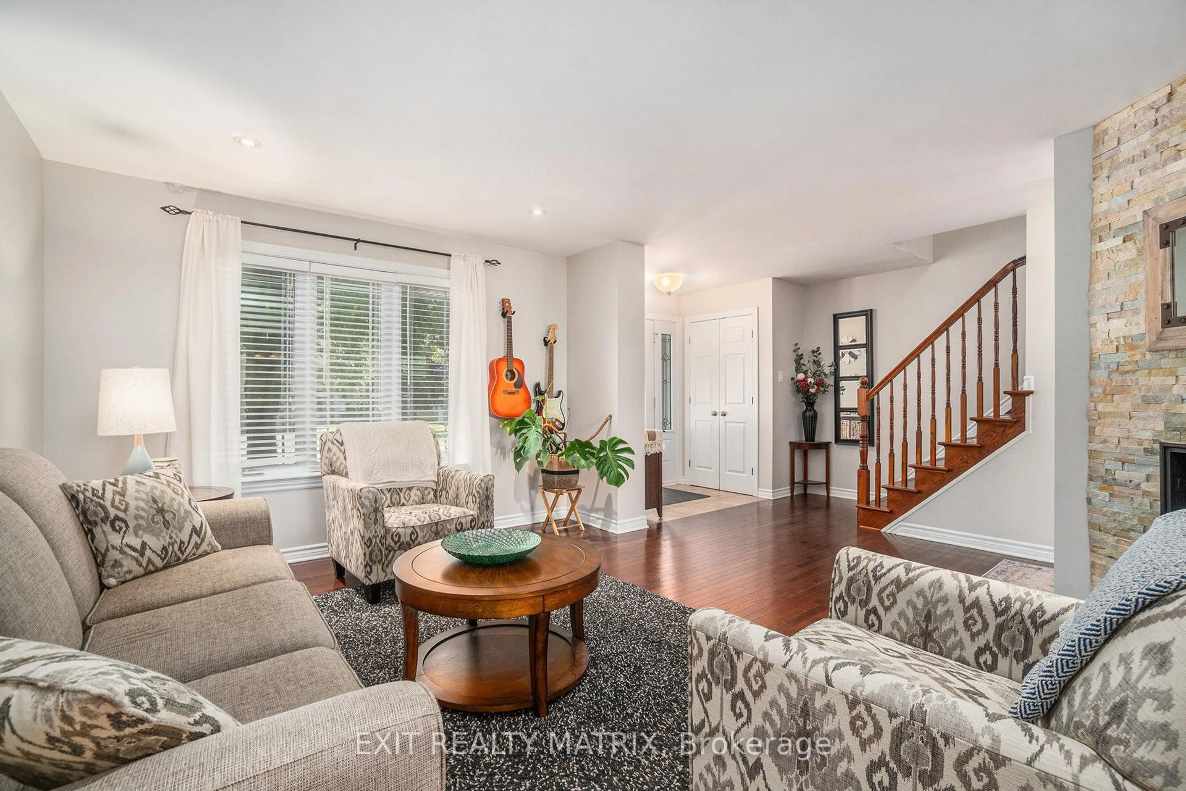 Living room with furniture, unknown for 29 ST VIATEUR Cres, The Nation Ontario K0A 2M0