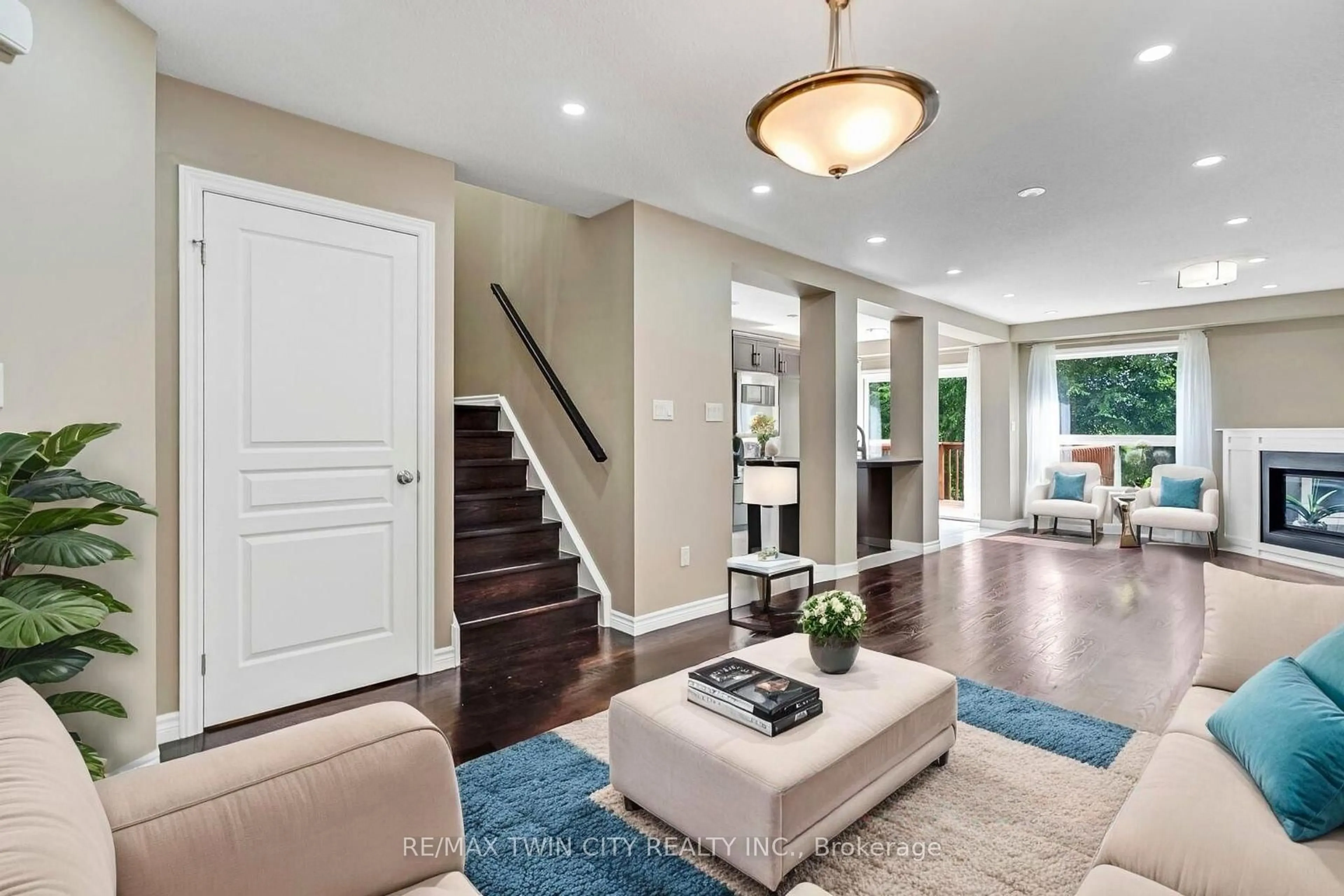 Indoor entryway for 448 Starwood Dr, Guelph Ontario N1E 6X2