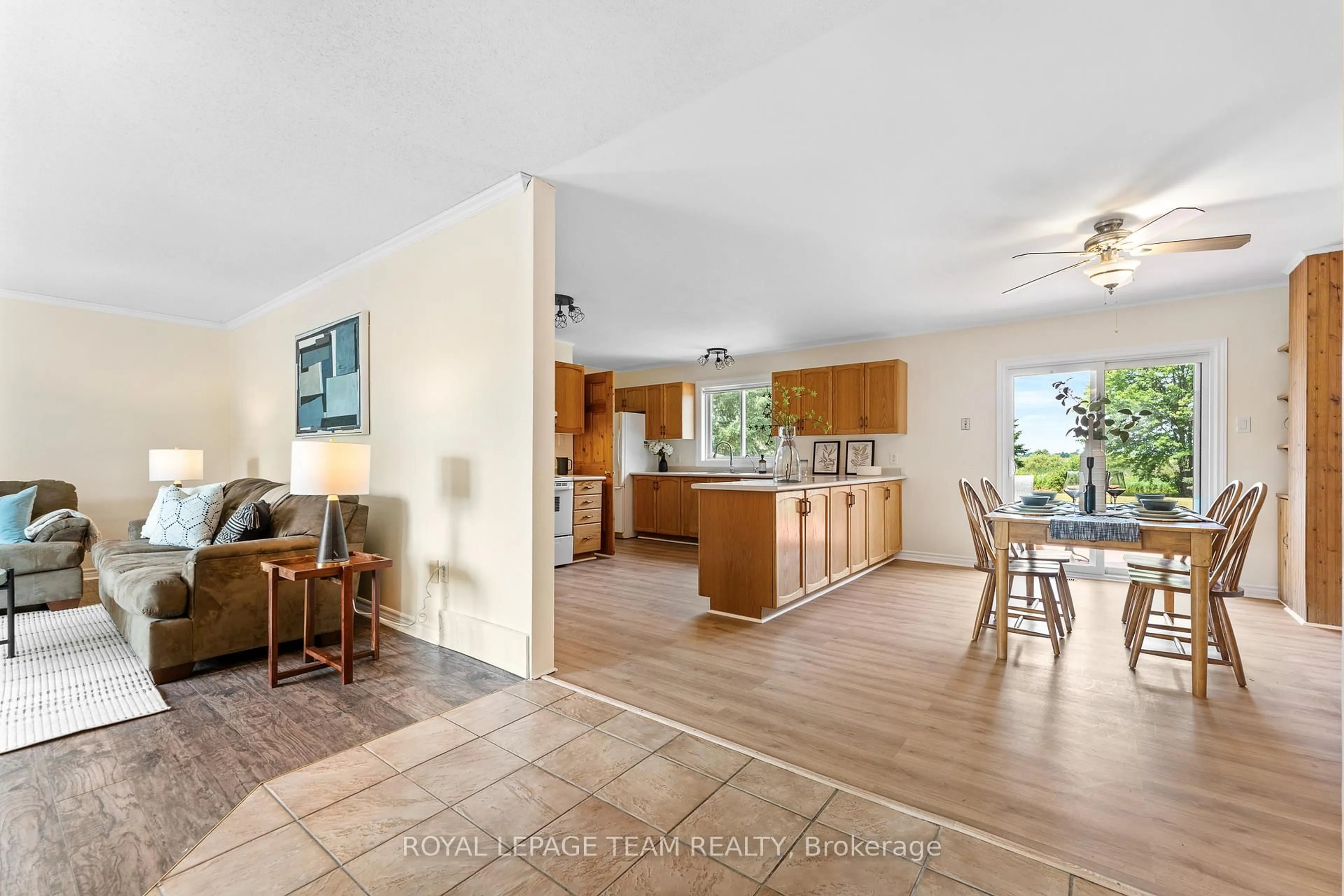 Open concept kitchen, ceramic/tile floor for 106 Porcupine Tr, Ottawa Ontario K0A 1T0