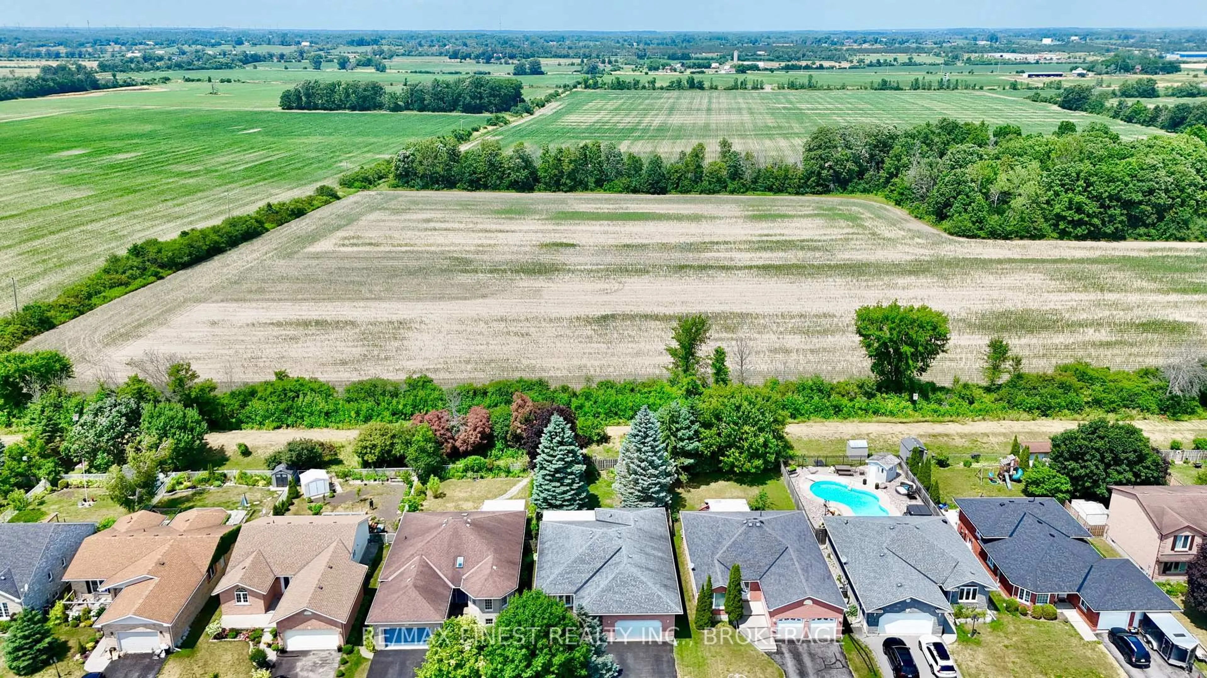 A pic from outside/outdoor area/front of a property/back of a property/a pic from drone, unknown for 107 Beverly St, Greater Napanee Ontario K7R 3X2