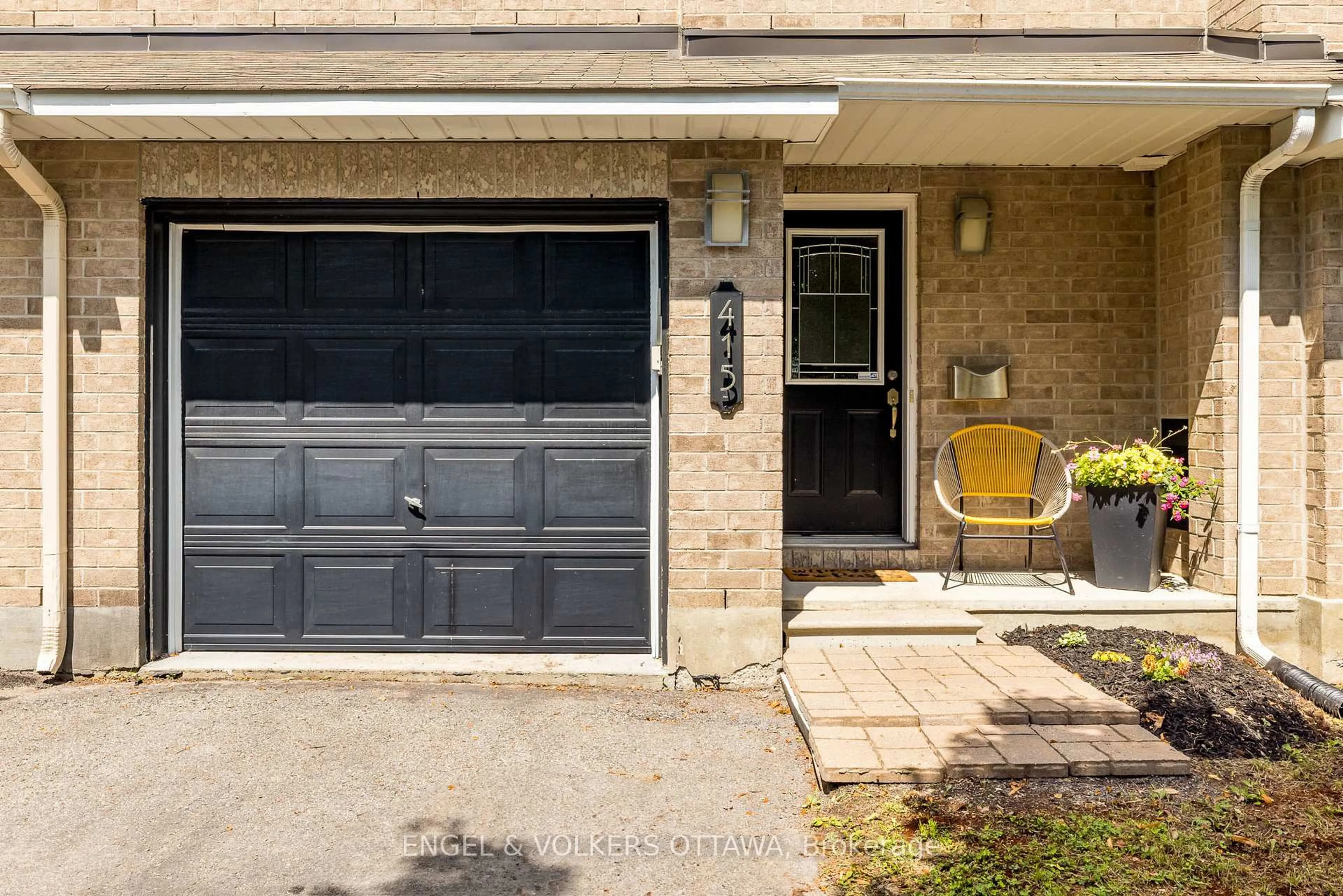 Home with brick exterior material, street for 415 Citadel Cres, Ottawa Ontario K2G 7E8
