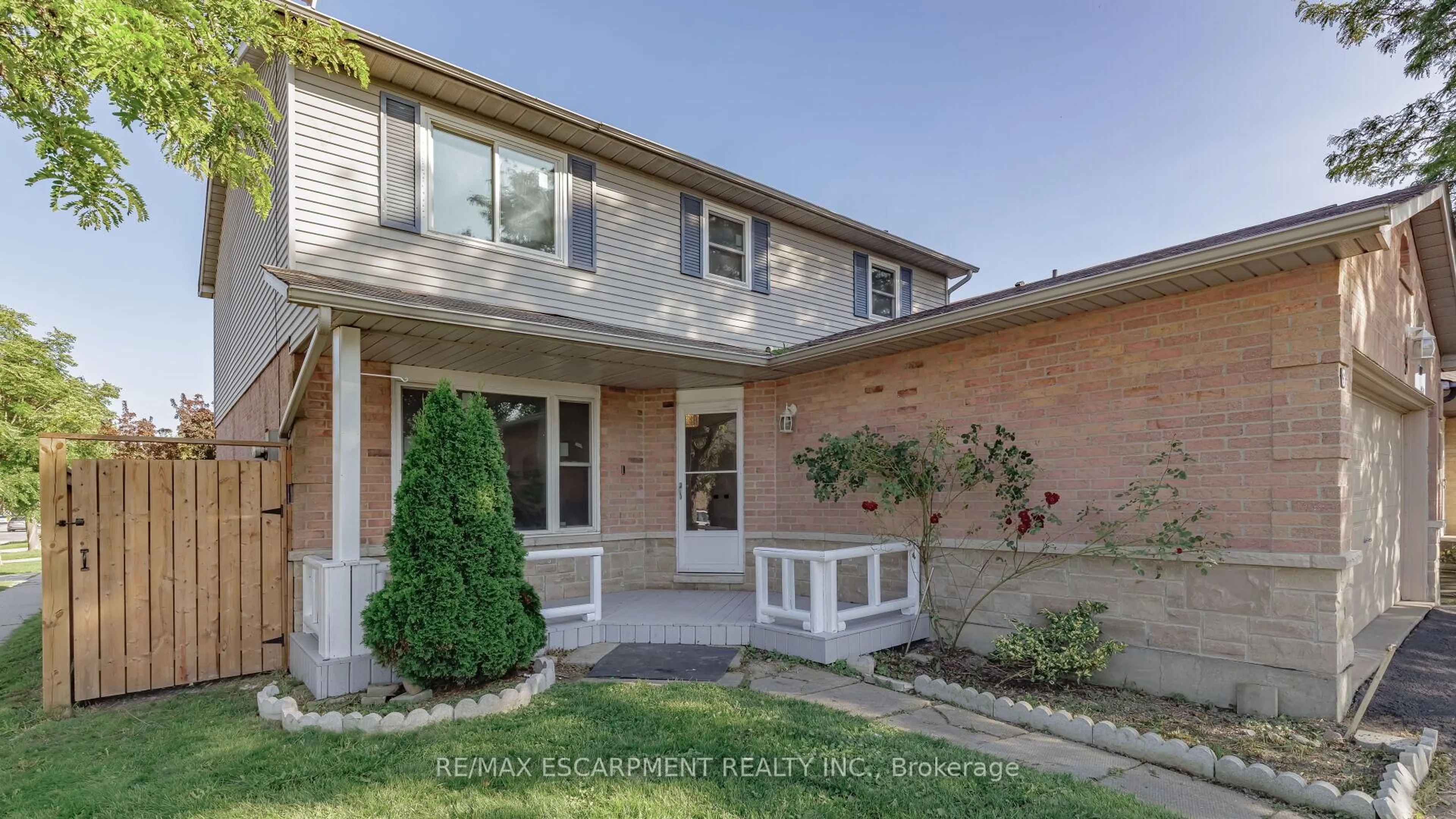 Home with brick exterior material, street for 3 Mornington Dr, Hamilton Ontario L9B 1Z3