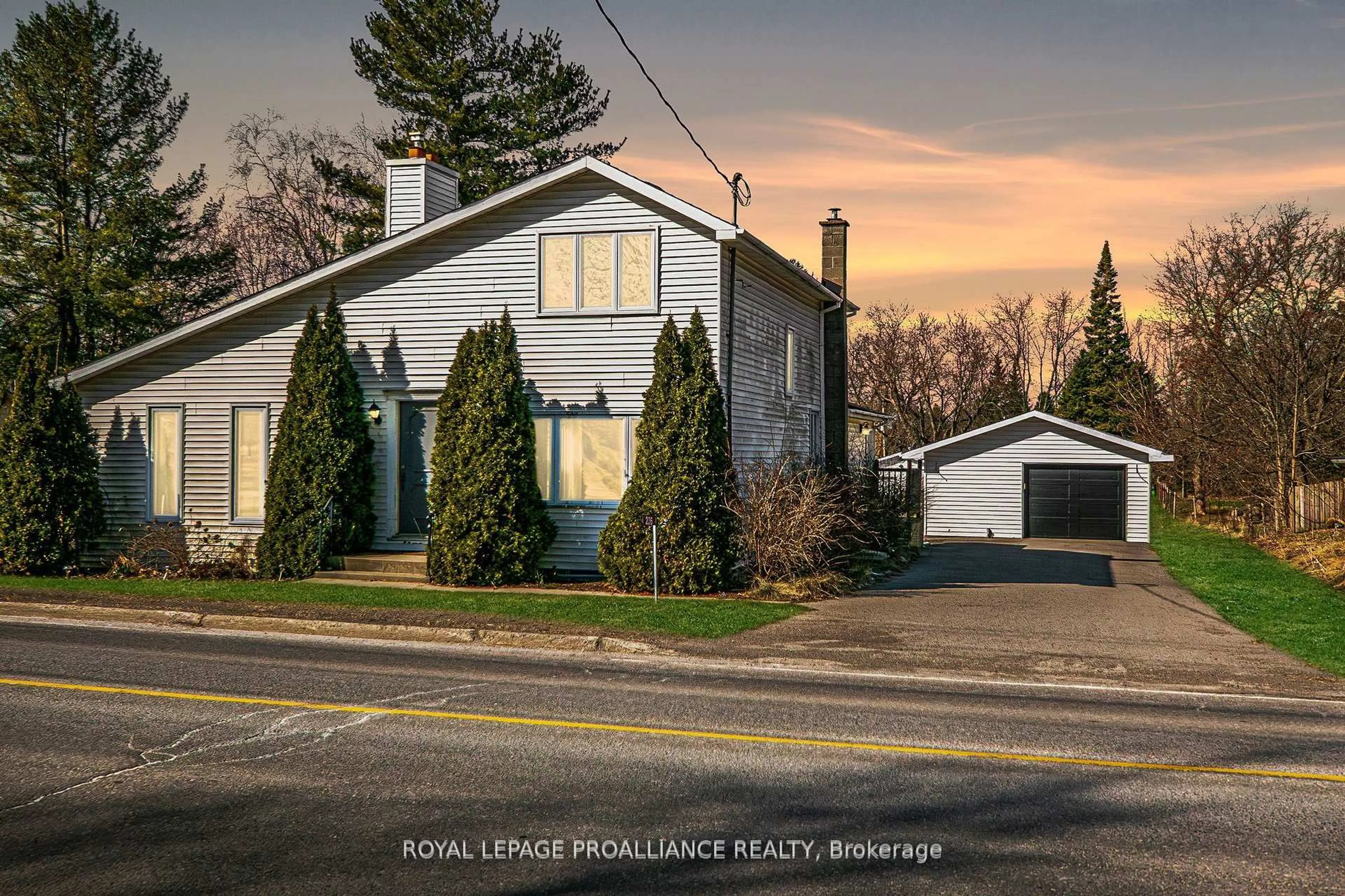 A pic from outside/outdoor area/front of a property/back of a property/a pic from drone, street for 236 Lyle St, Alnwick/Haldimand Ontario K0K 2G0