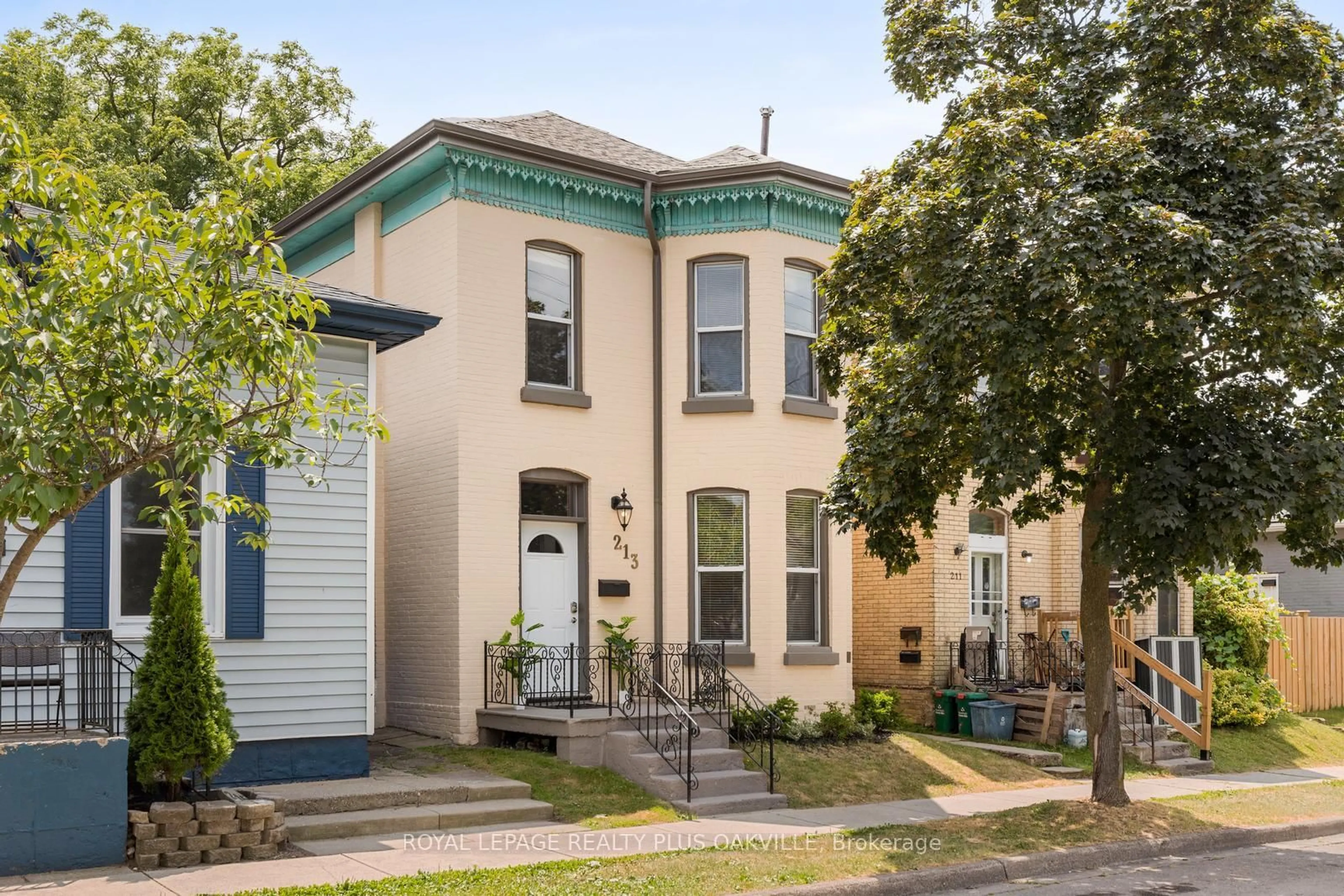 Home with brick exterior material, street for 213 Darling St, Brantford Ontario N3S 3X1