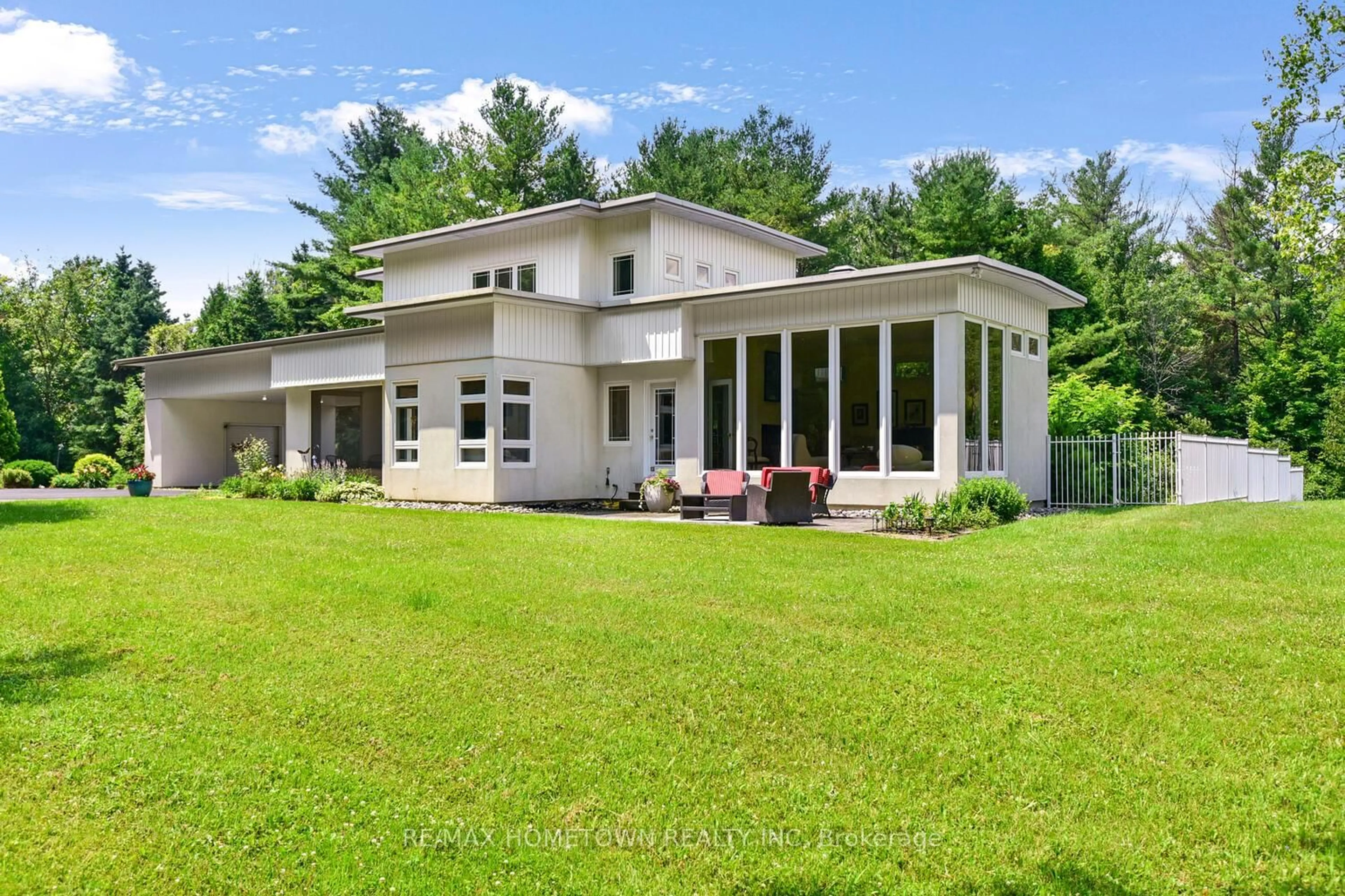 Home with vinyl exterior material, unknown for 1326 LILY BAY Dr, Elizabethtown-Kitley Ontario K6V 7C5