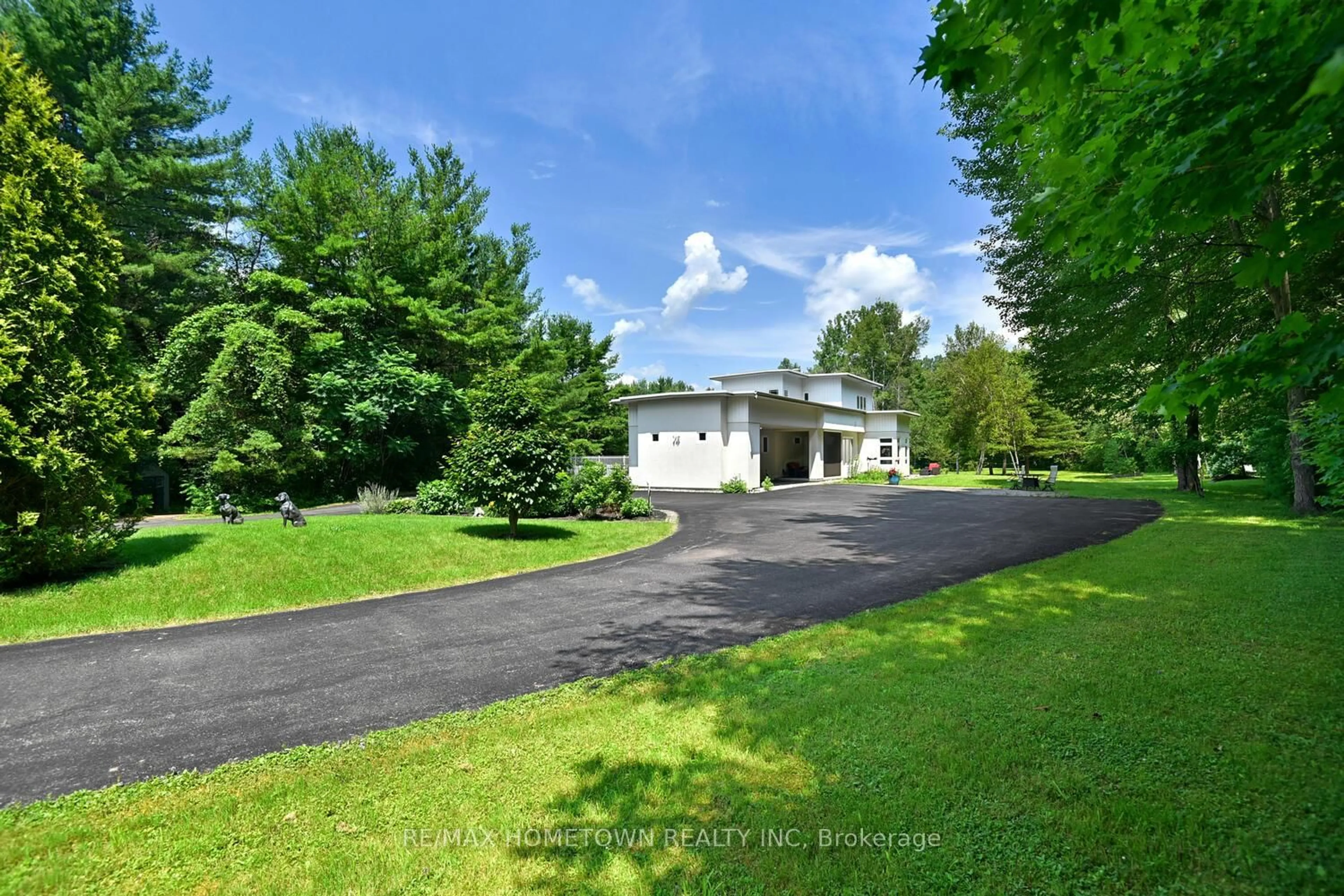 A pic from outside/outdoor area/front of a property/back of a property/a pic from drone, unknown for 1326 LILY BAY Dr, Elizabethtown-Kitley Ontario K6V 7C5