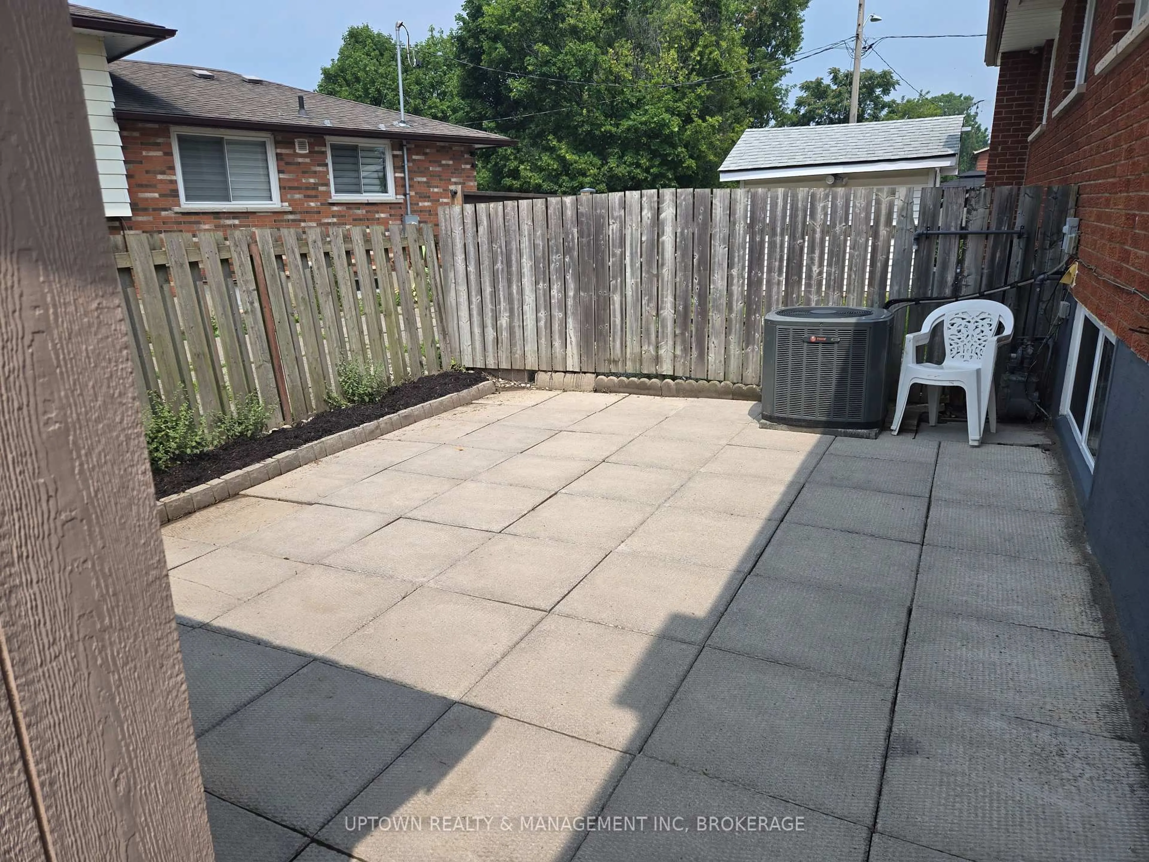 Patio, street for 35 Allan Dr, St. Catharines Ontario L2N 6H3
