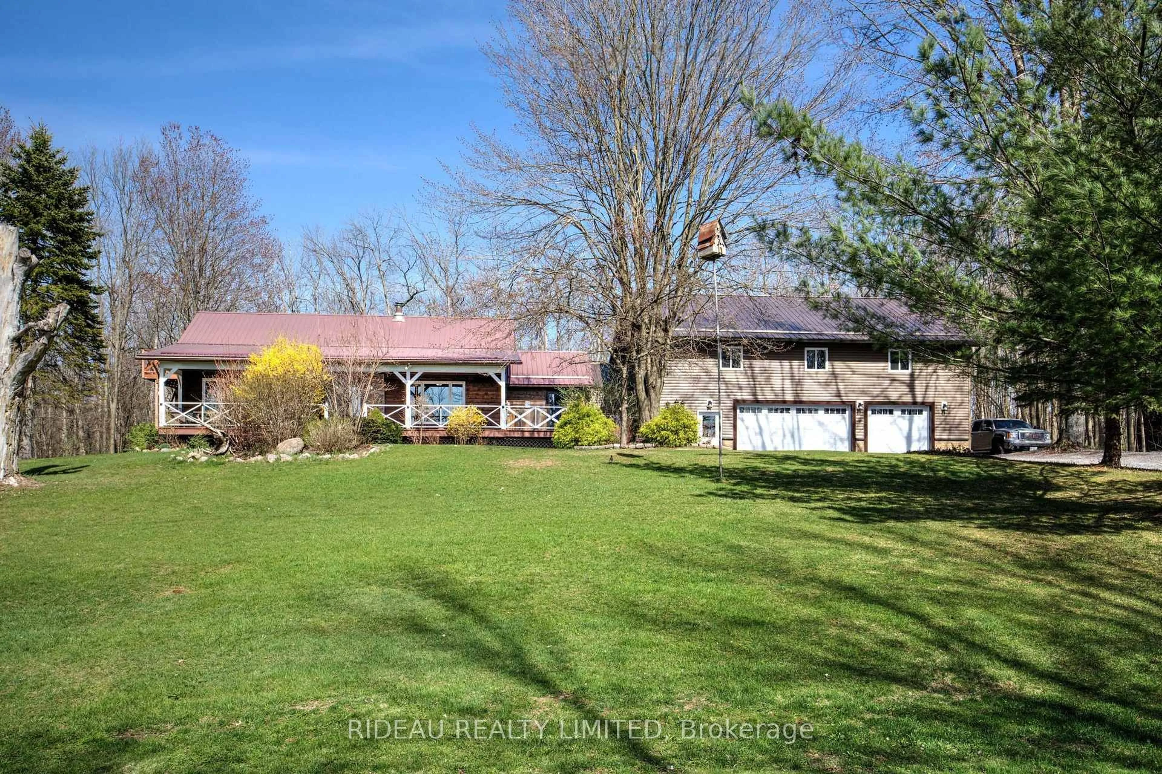 A pic from outside/outdoor area/front of a property/back of a property/a pic from drone, street for 303 Tower Rd, Front of Leeds & Seeleys Bay Ontario K0E 1L0