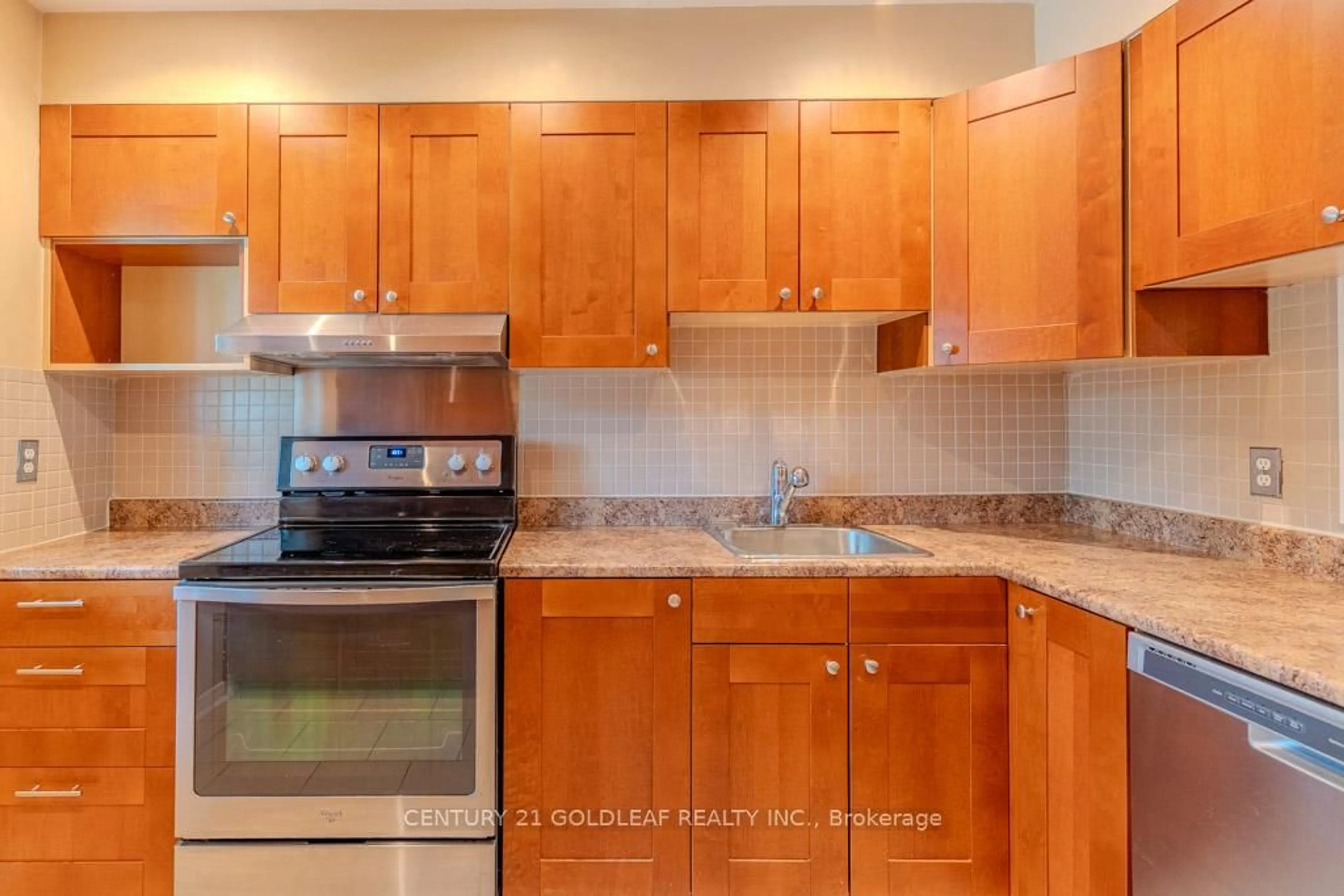Standard kitchen, unknown for 1342 Cedarcroft Cres, Ottawa Ontario K1B 5C8