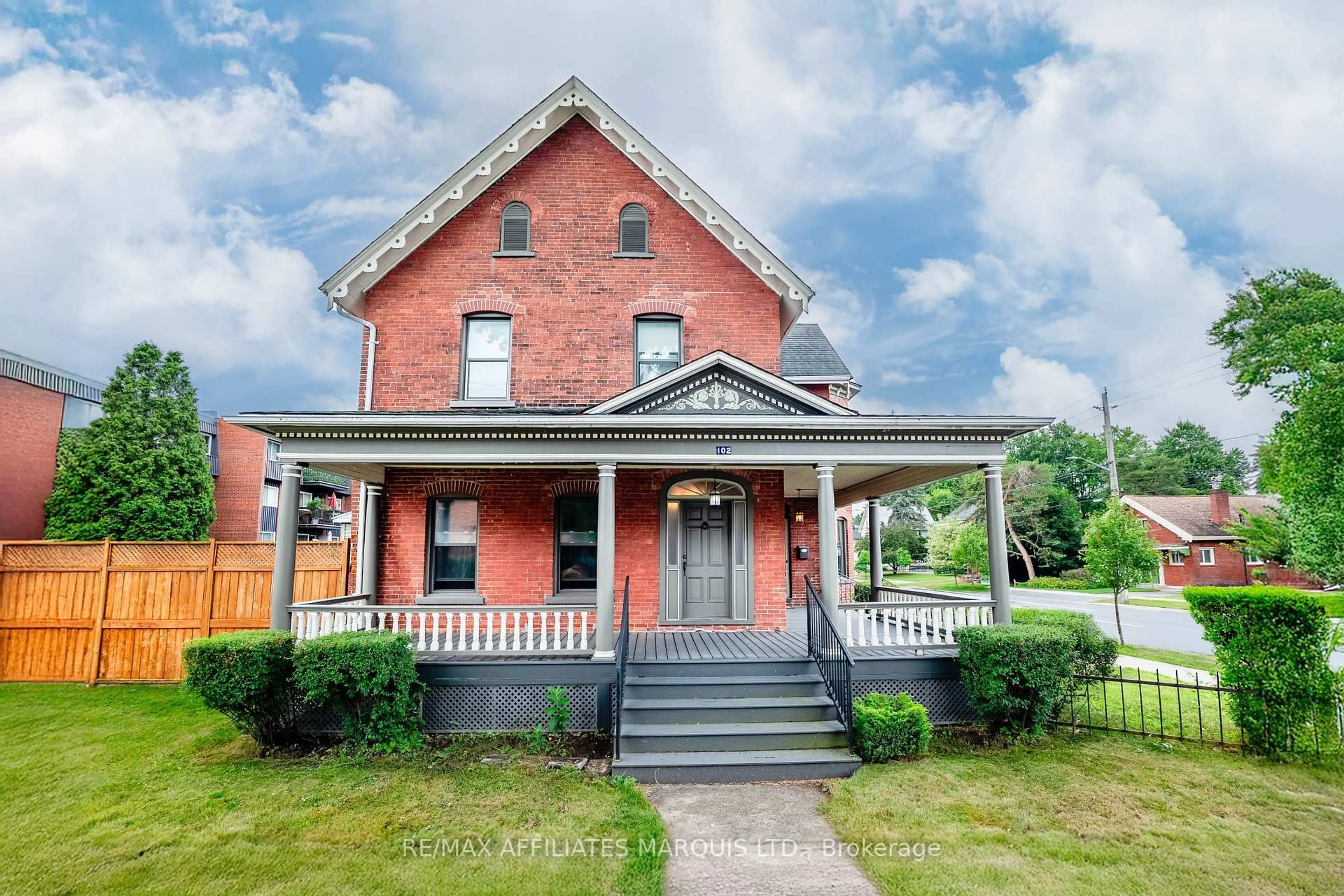 Home with brick exterior material, building for 345 Sydney St, Cornwall Ontario K6H 3H5