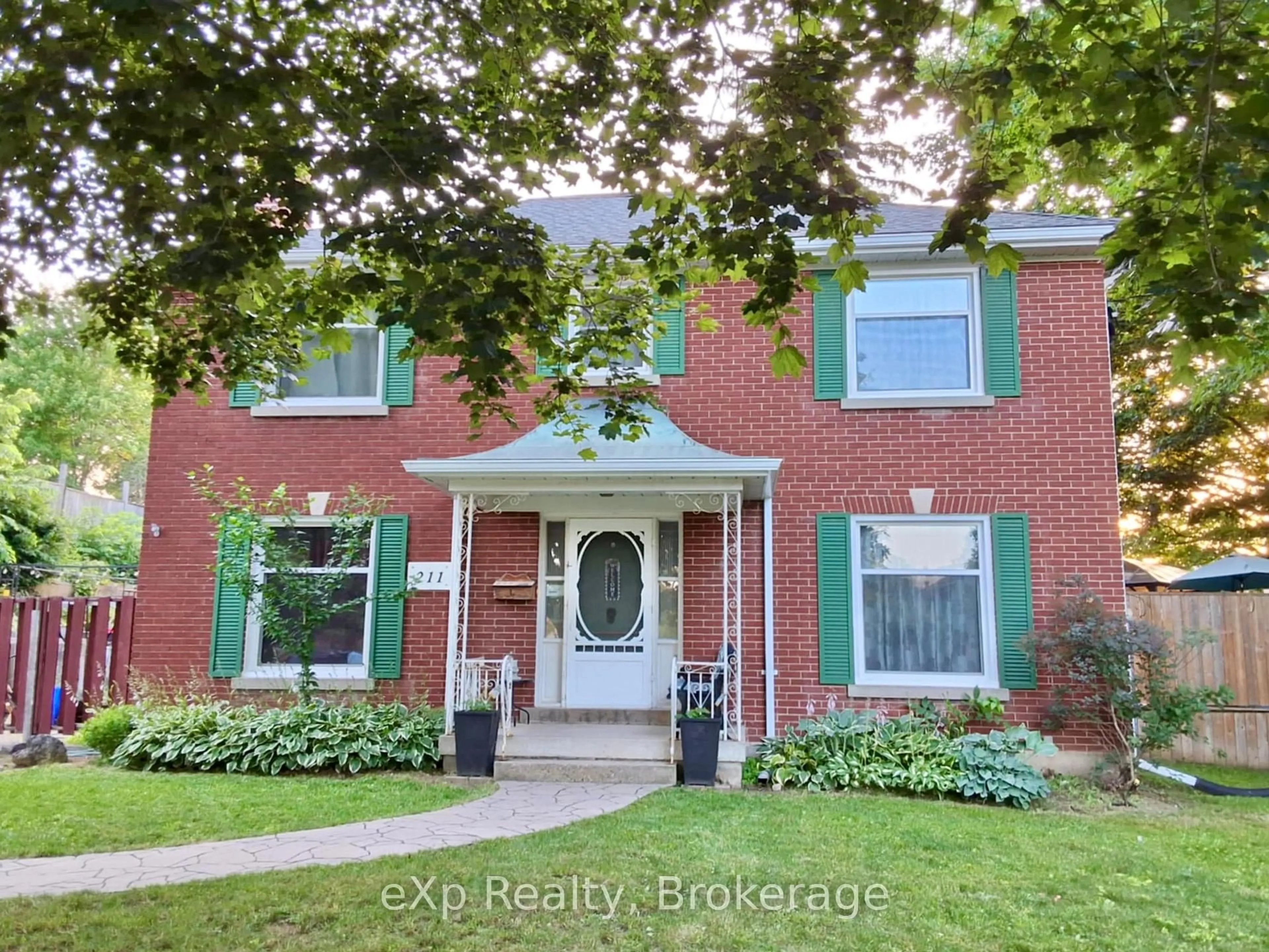 Home with brick exterior material, street for 211 Victoria St, Brockton Ontario N0G 2V0