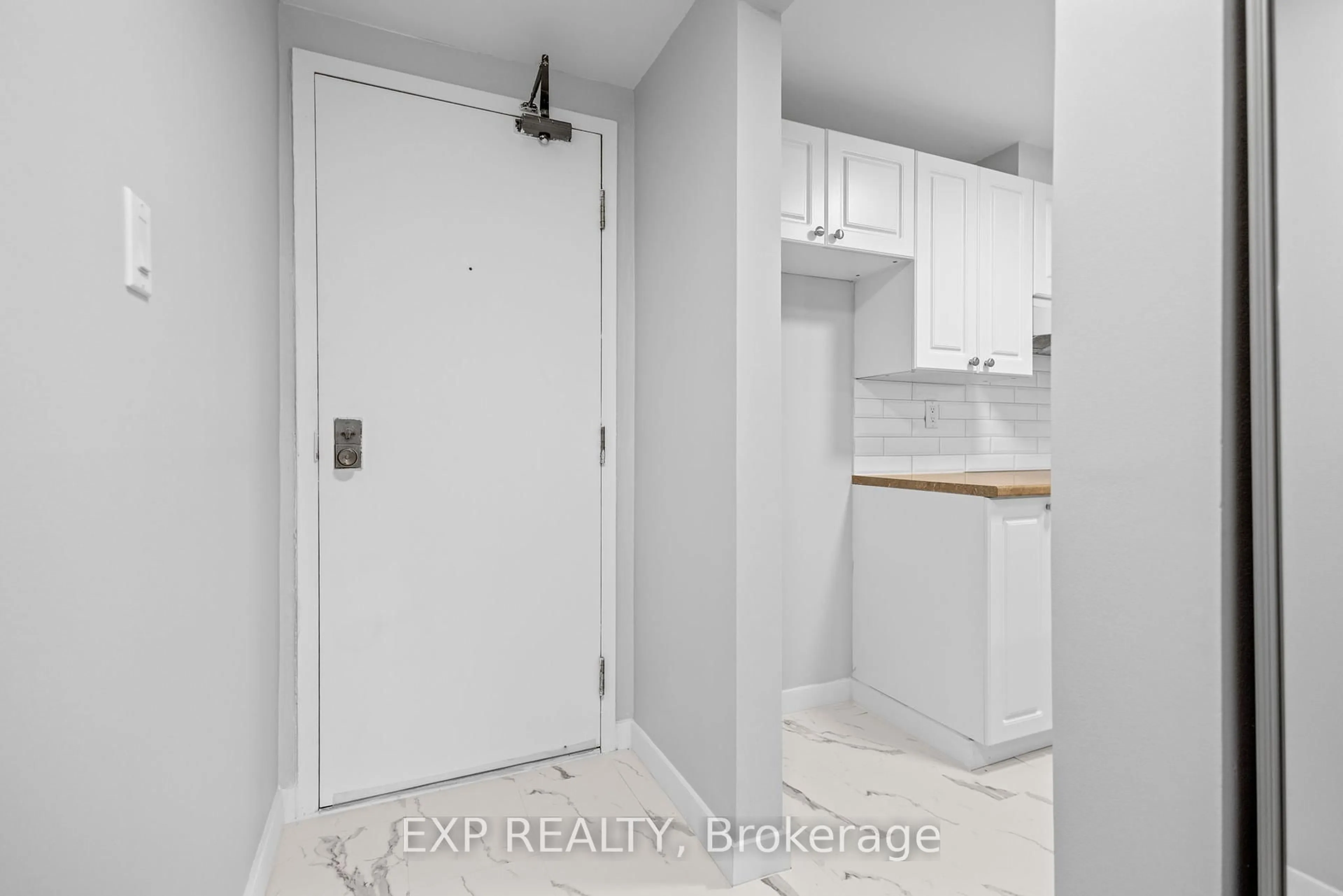 Unknown for 6470 BILBERRY Dr #106, Ottawa Ontario K1C 4P1