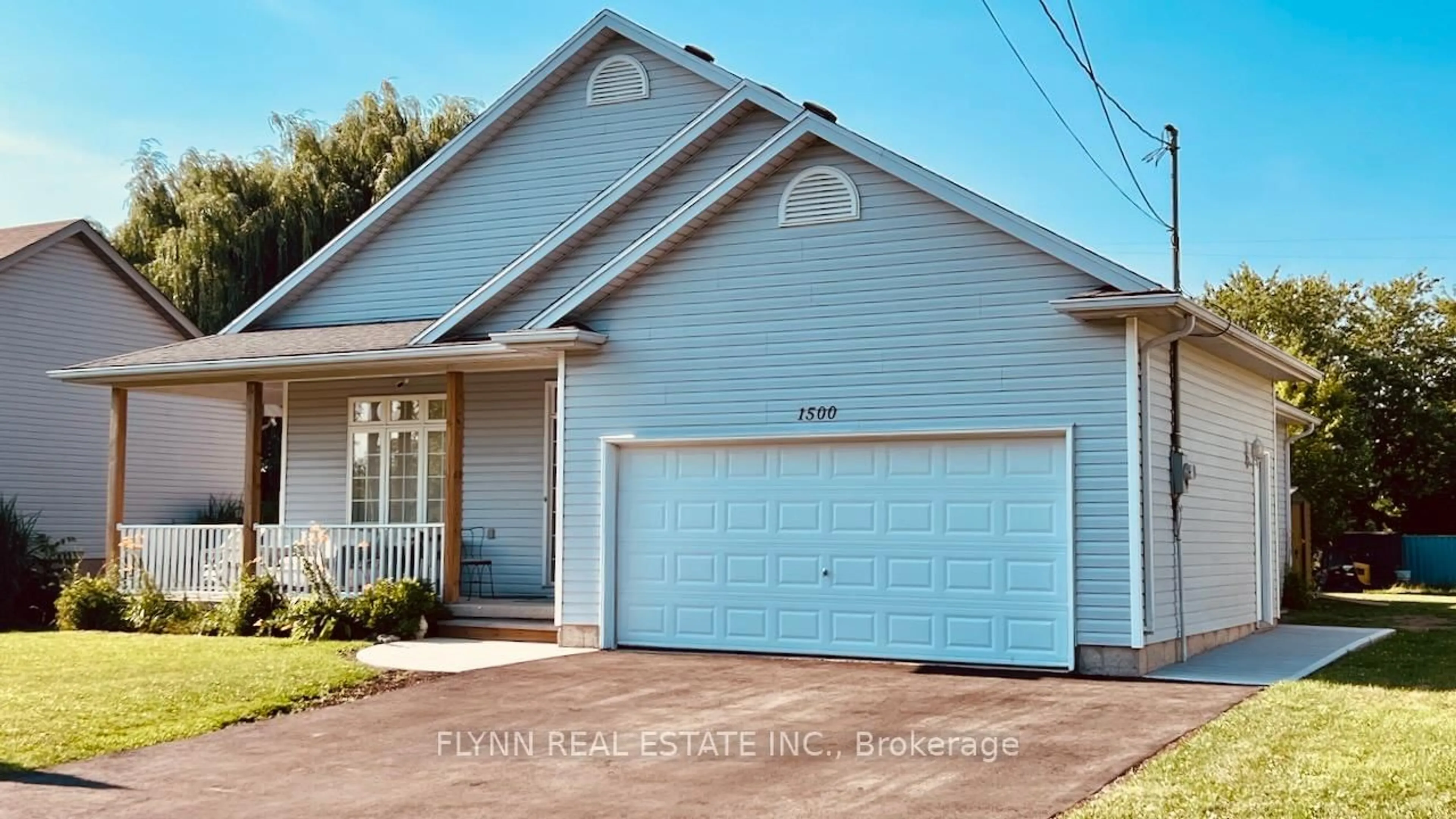 Home with vinyl exterior material, street for 1500 Barron Rd, Thorold Ontario L0S 1A0