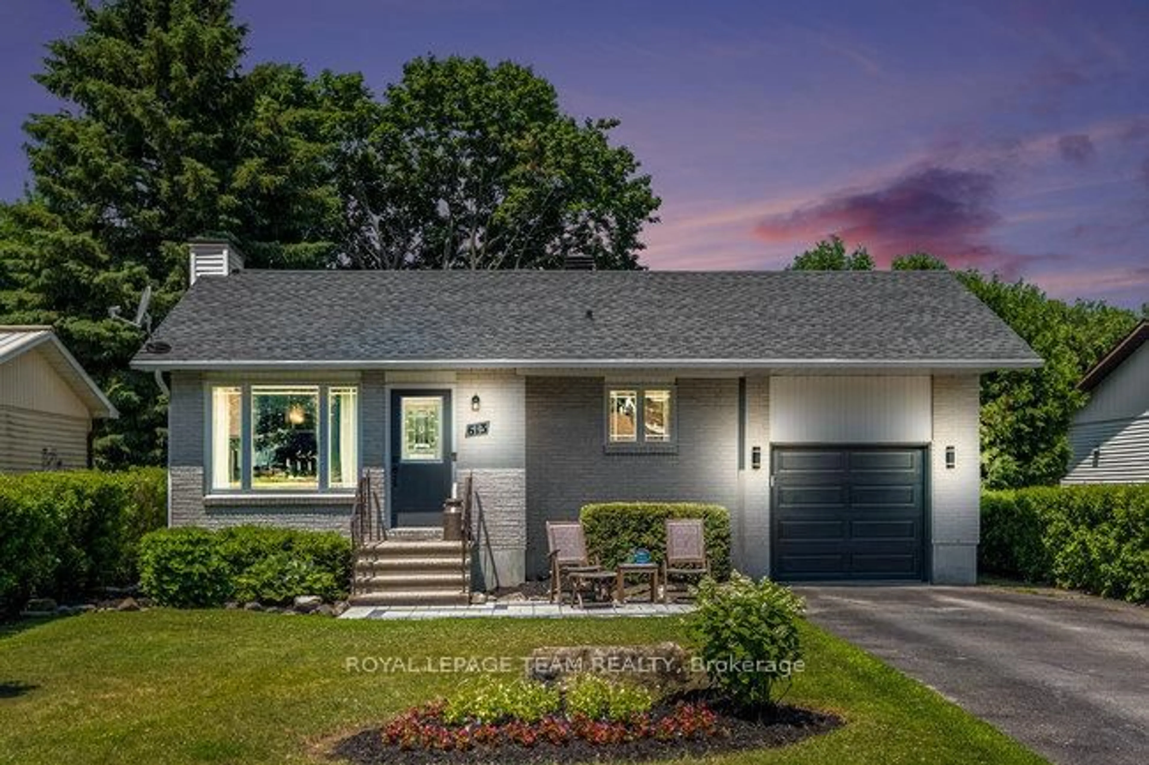 Home with vinyl exterior material, street for 613 Oxford St, North Grenville Ontario K0G 1J0