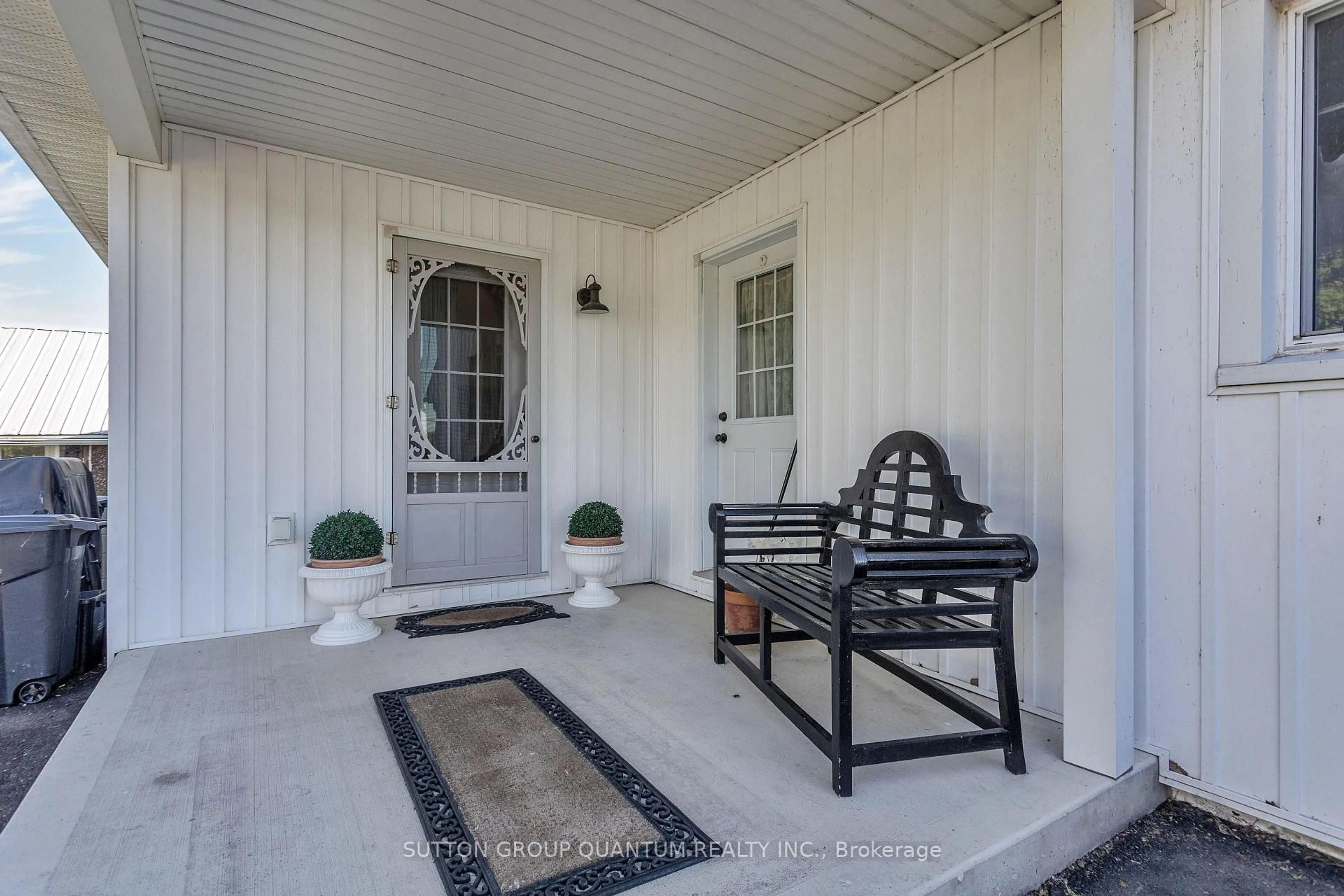 Indoor entryway for 442 First Concession Rd, Norfolk Ontario N0E 1M0
