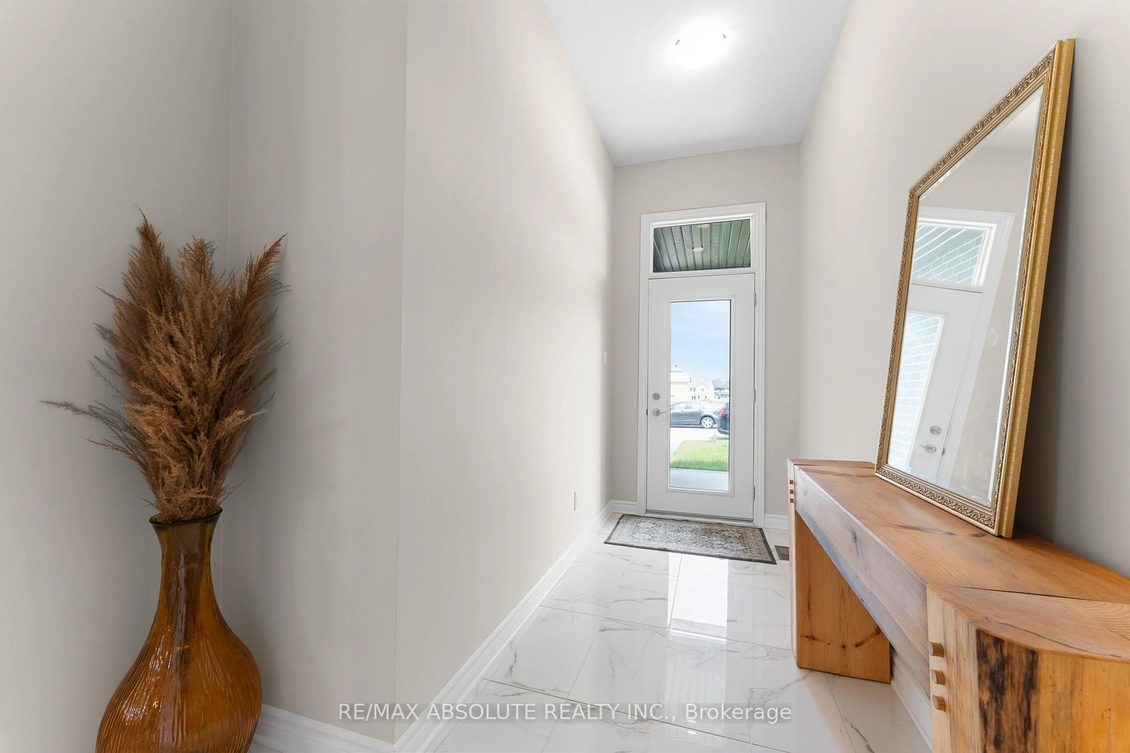 Unknown for 569 Paakanaak Ave, Gloucester Ontario K1X 0H3