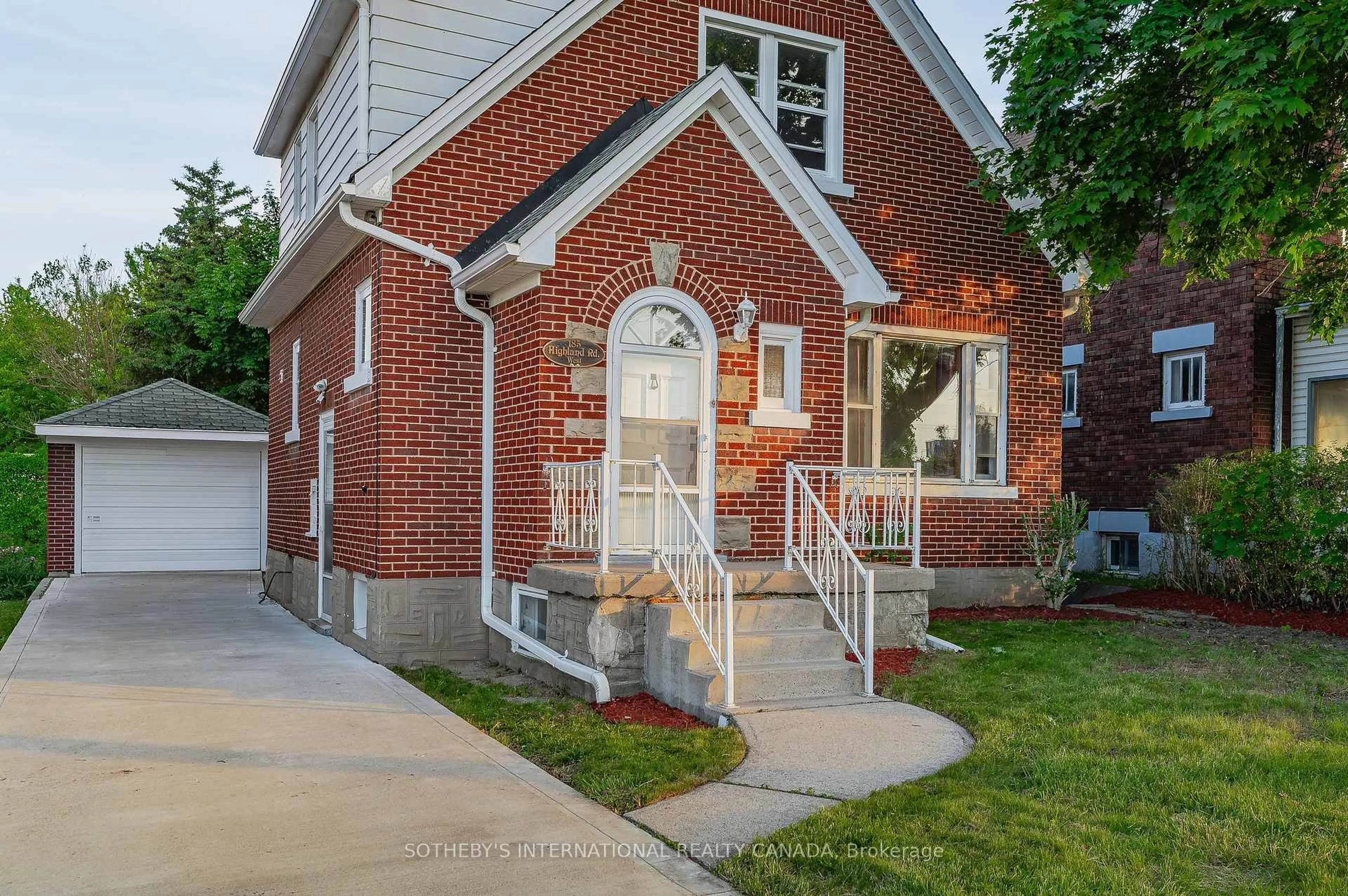 Home with brick exterior material, street for 185 Highland Rd, Kitchener Ontario N2M 3C1