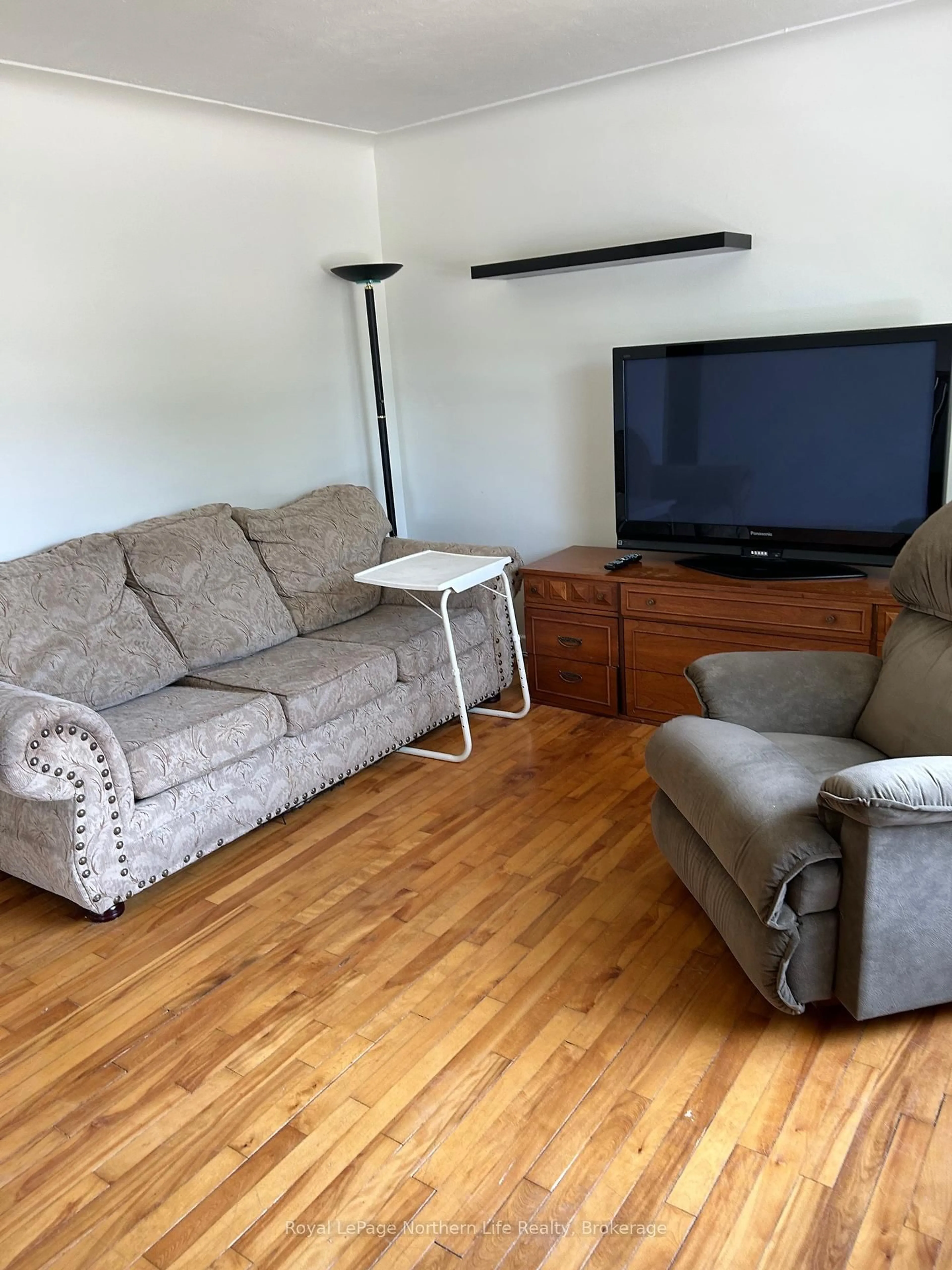 Living room with furniture, unknown for 686 O'Brien St, North Bay Ontario P1B 5W6