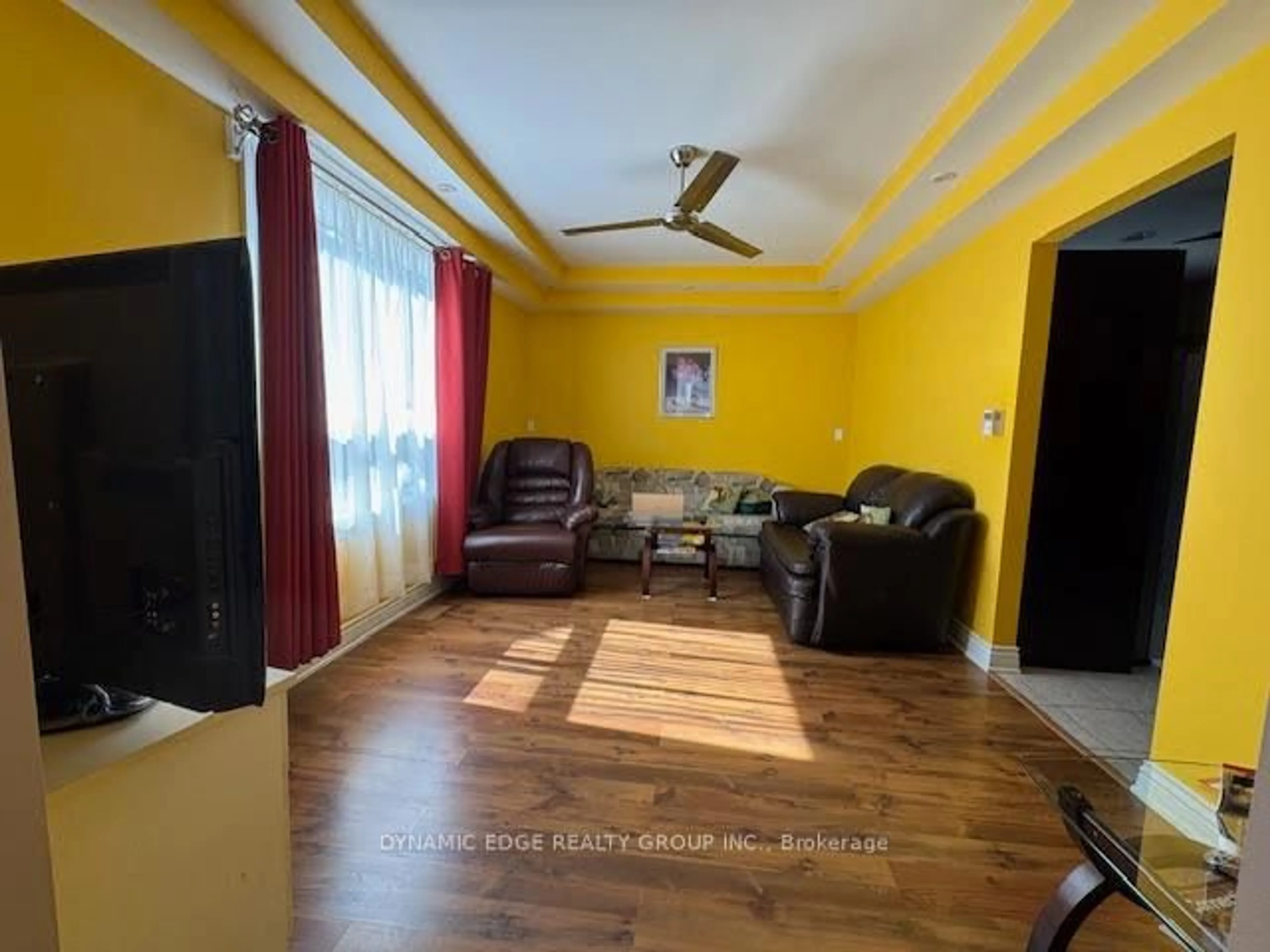 A pic of a room for 484 Hamilton Rd, London East Ontario N5Z 1R9