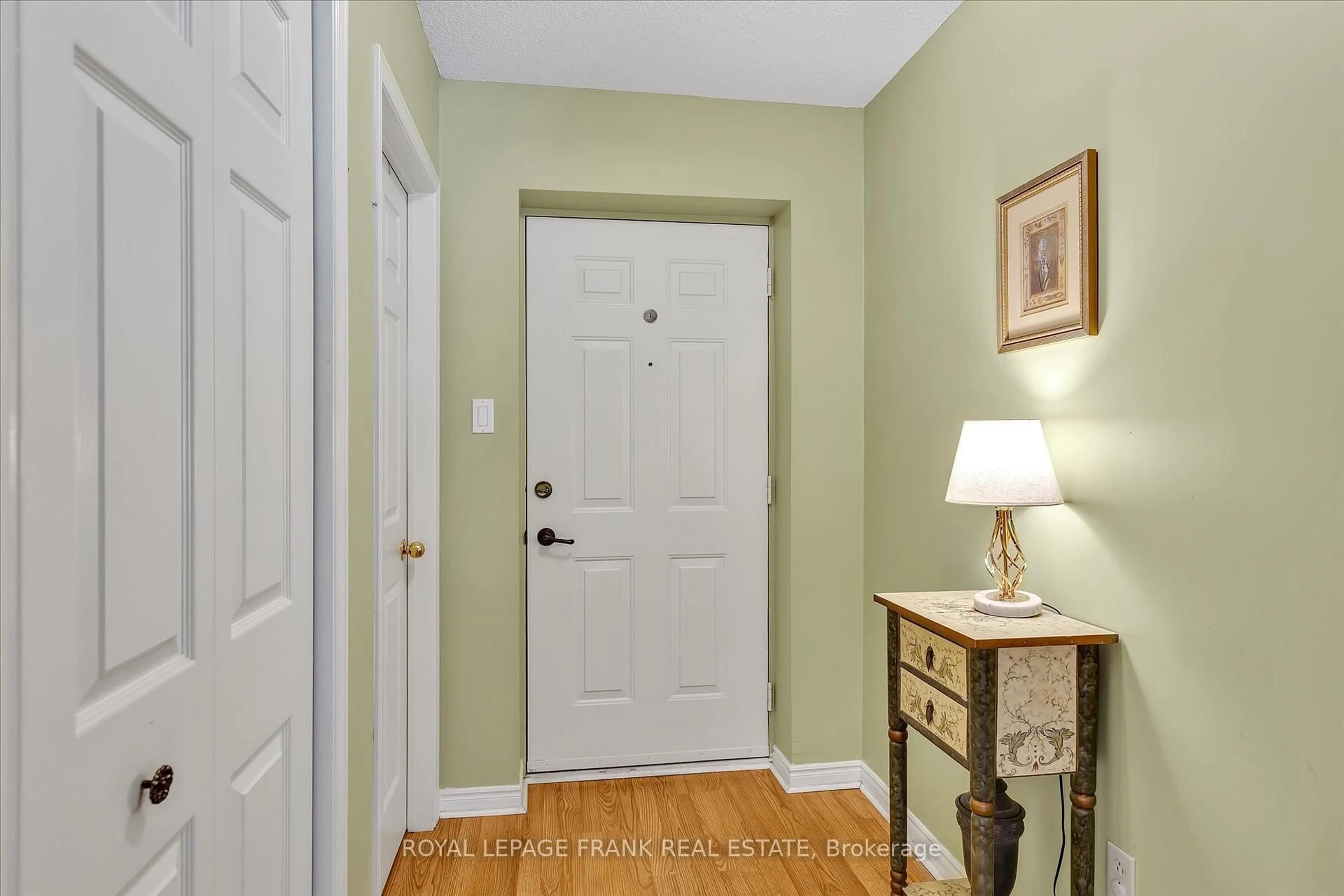 Indoor entryway for 475 Parkhill Rd #115, Peterborough Central Ontario K9H 7M5