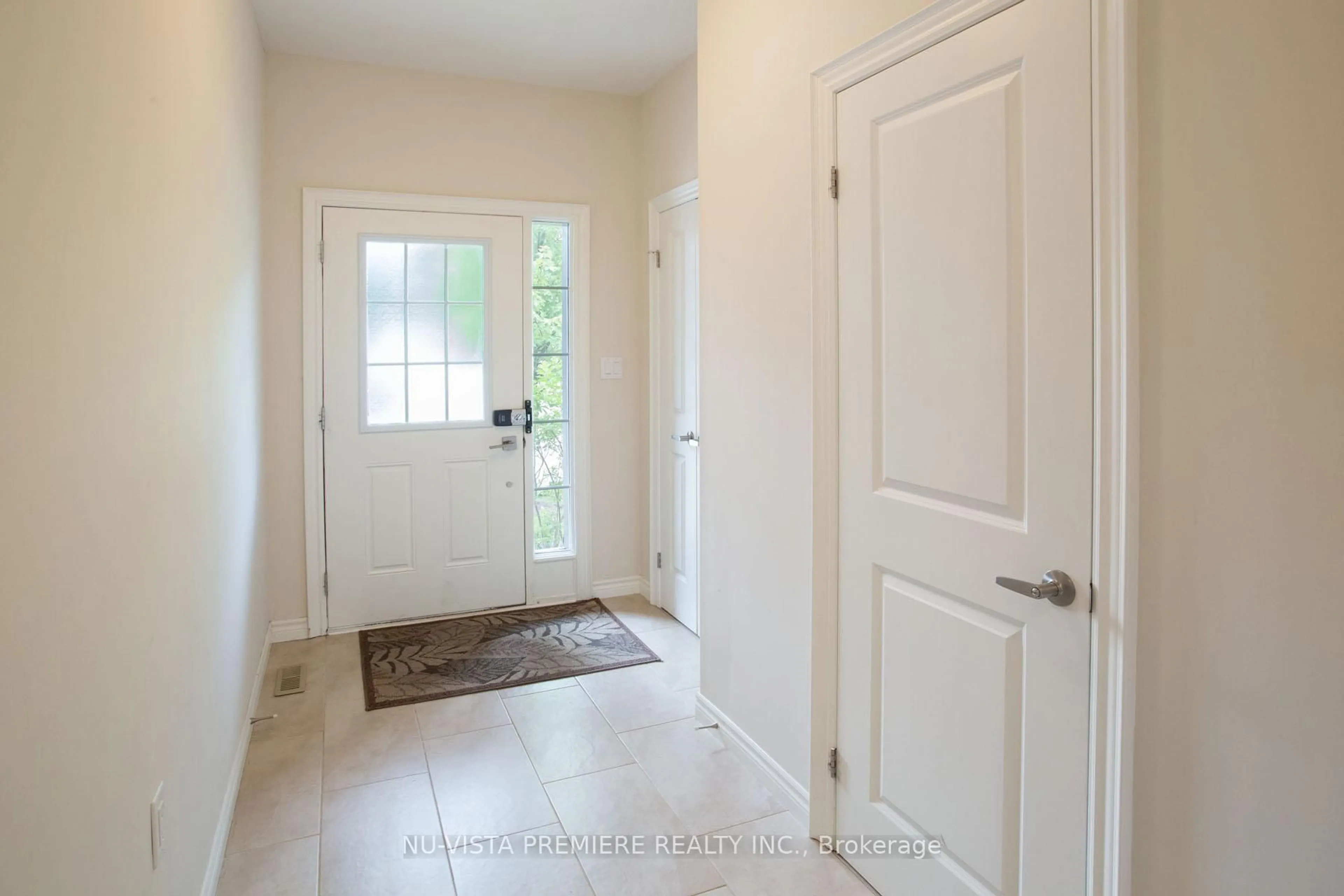 Indoor entryway for 2235 Blackwater Rd #27, London North Ontario N5X 0L8