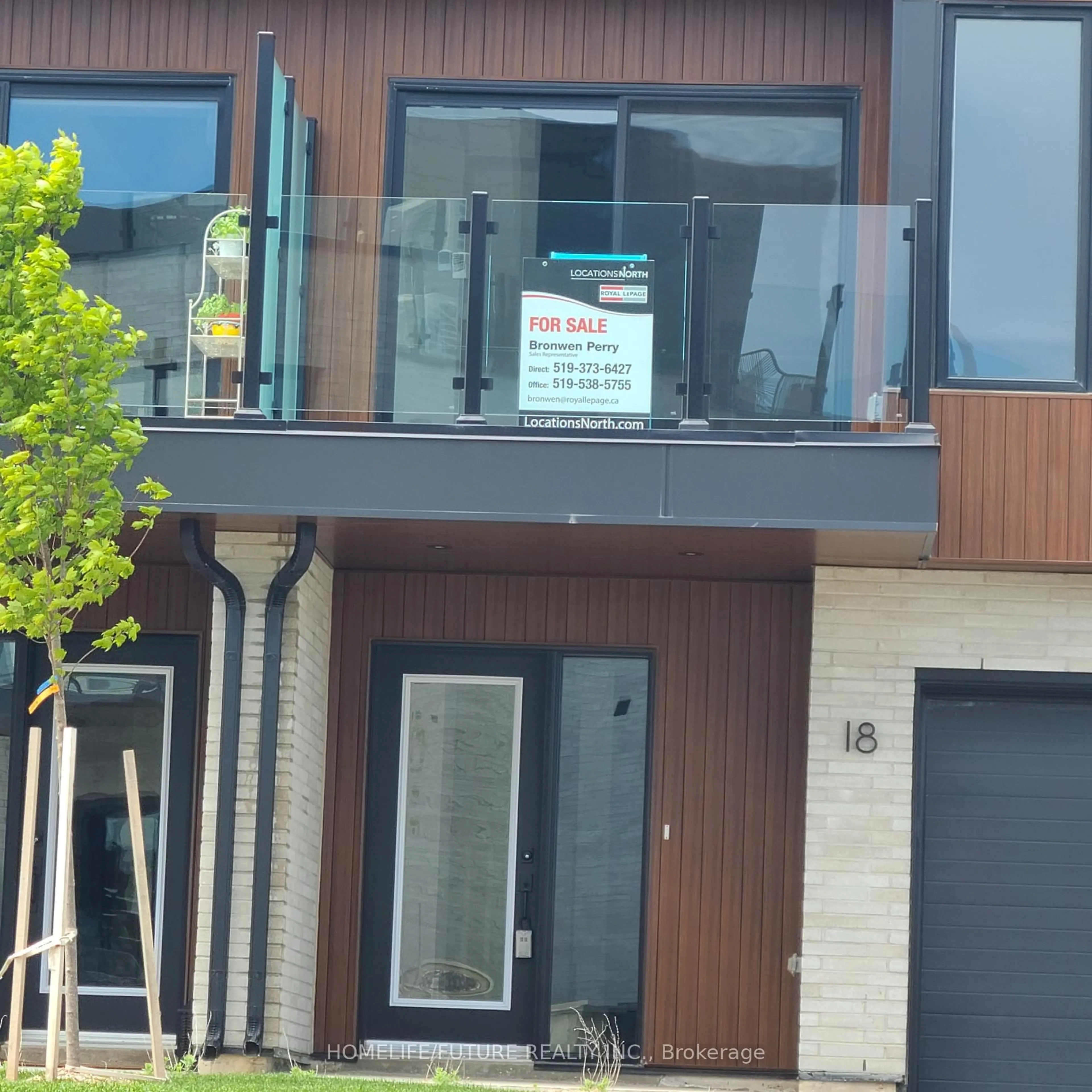 Home with vinyl exterior material, street for 117 Sladden Crt #25, Blue Mountains Ontario N0H 2P0
