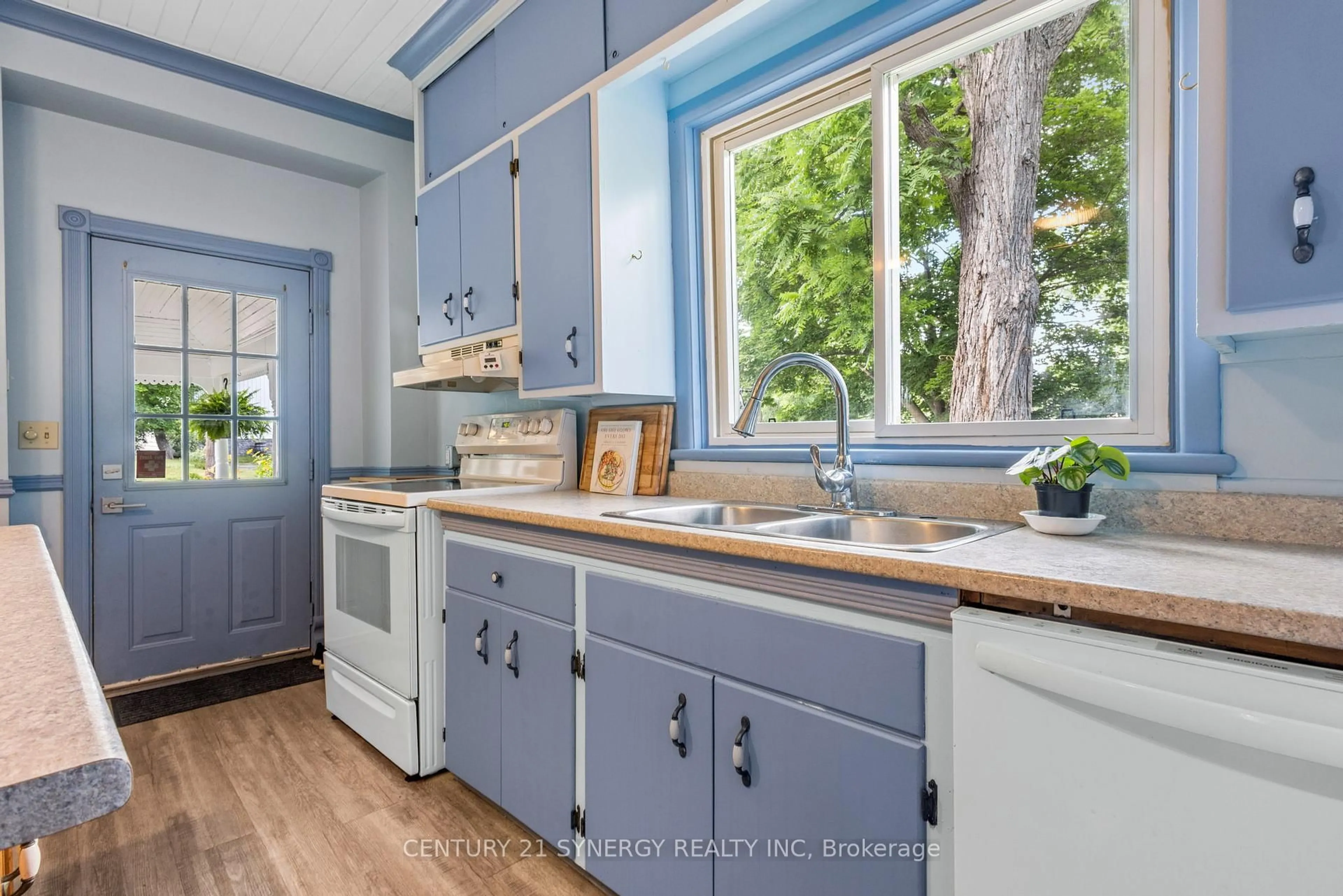 Unknown for 23 Rideau St, Westport Ontario K0G 1X0