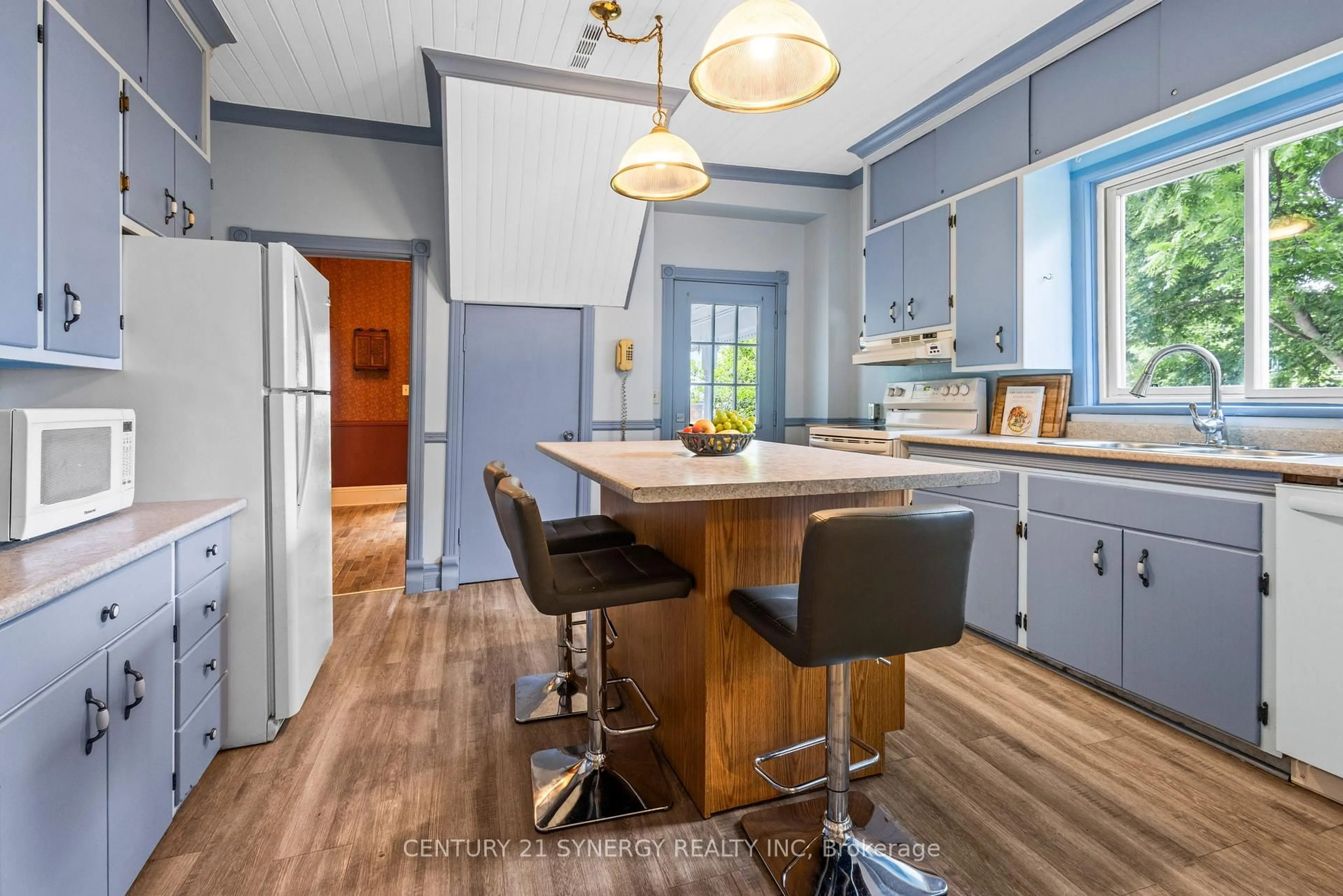 Open concept kitchen, unknown for 23 Rideau St, Westport Ontario K0G 1X0