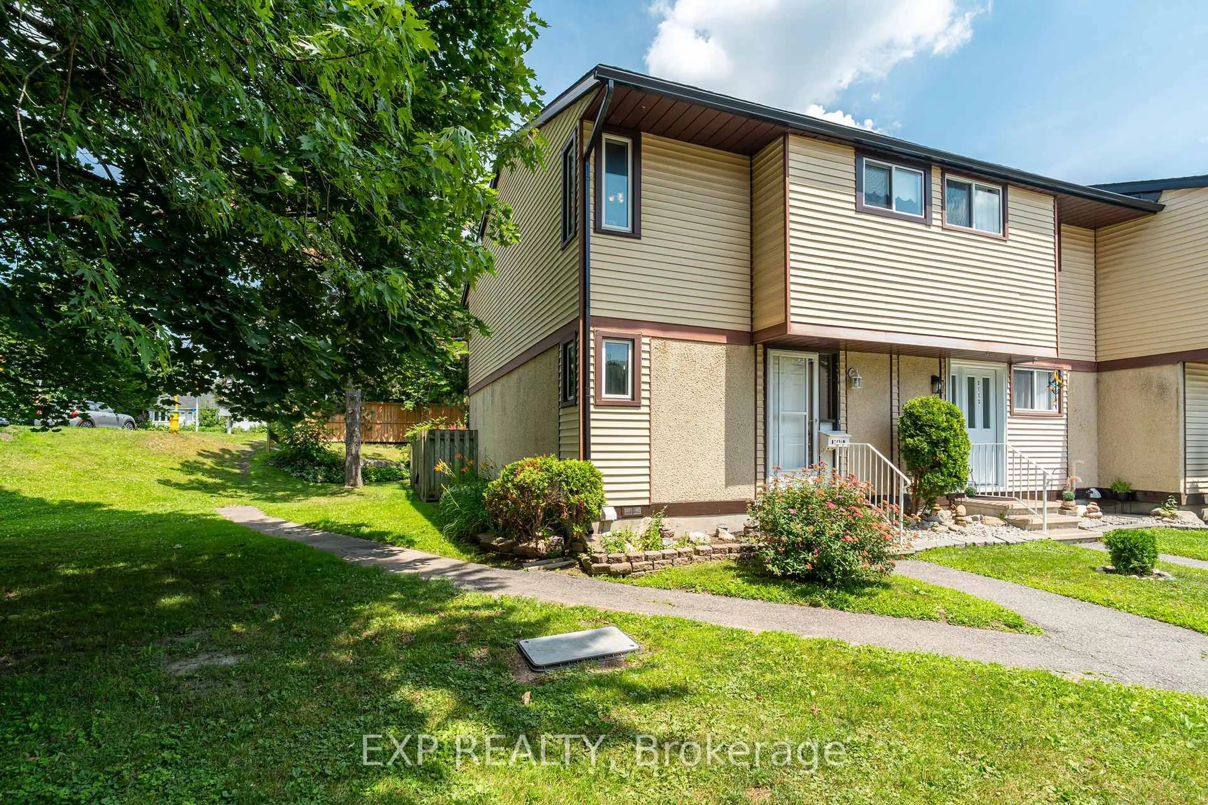 A pic from outside/outdoor area/front of a property/back of a property/a pic from drone, street for 3111 Quail Dr #11, Ottawa Ontario K1T 1T9