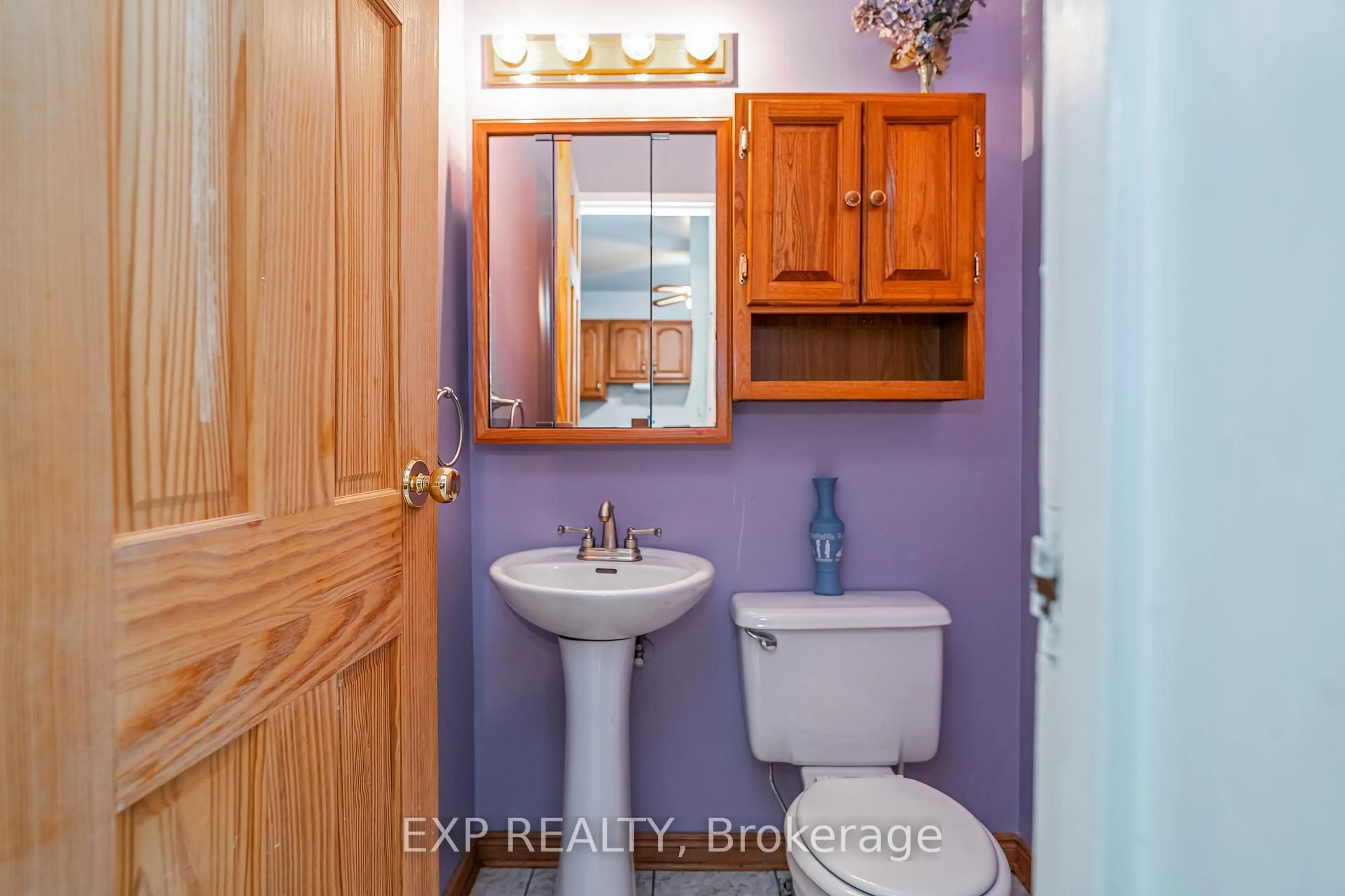 Standard bathroom, unknown for 3111 Quail Dr #11, Ottawa Ontario K1T 1T9