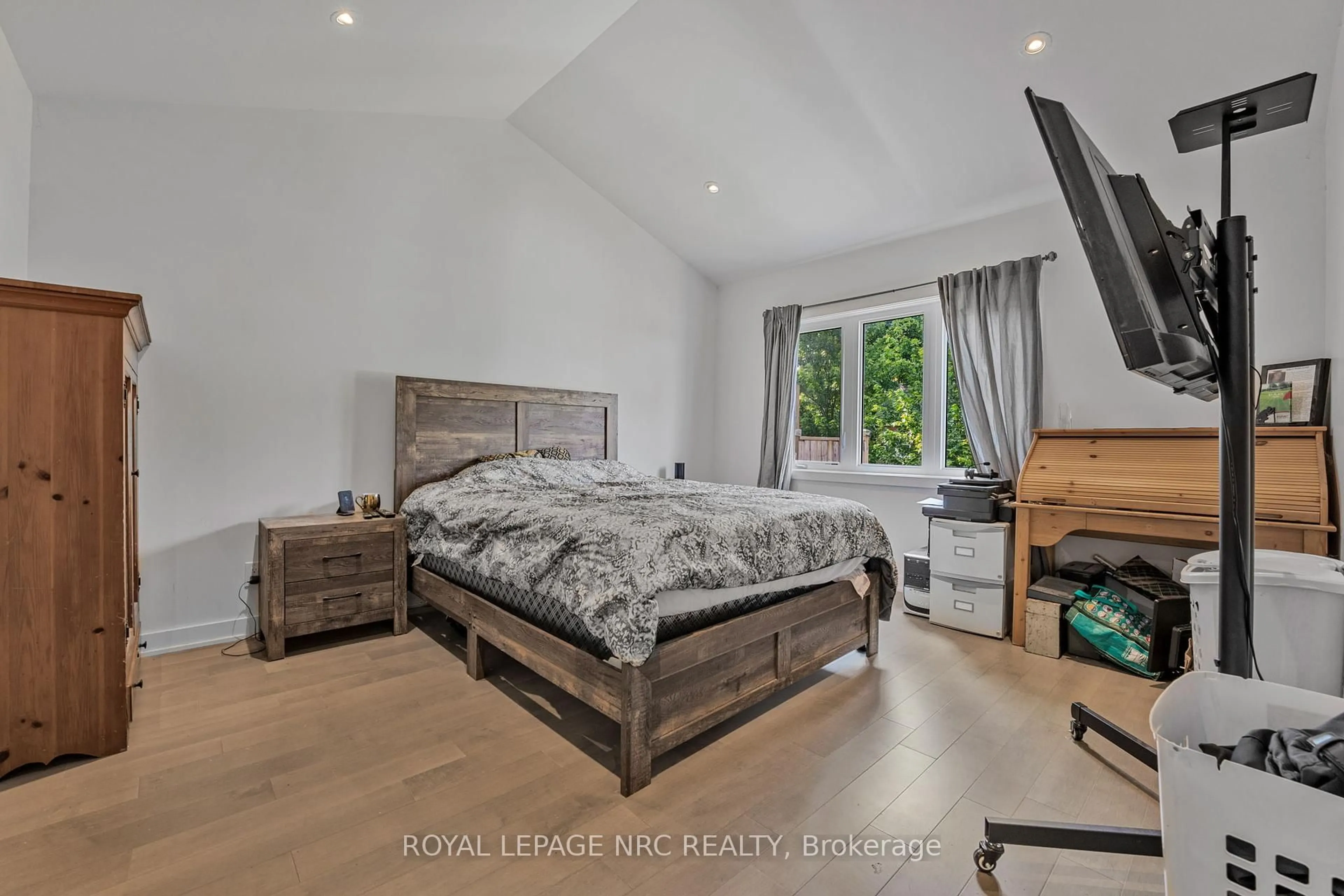 Bedroom with bed, wood/laminate floor for 3604 Hibbard St, Fort Erie Ontario L0S 1N0