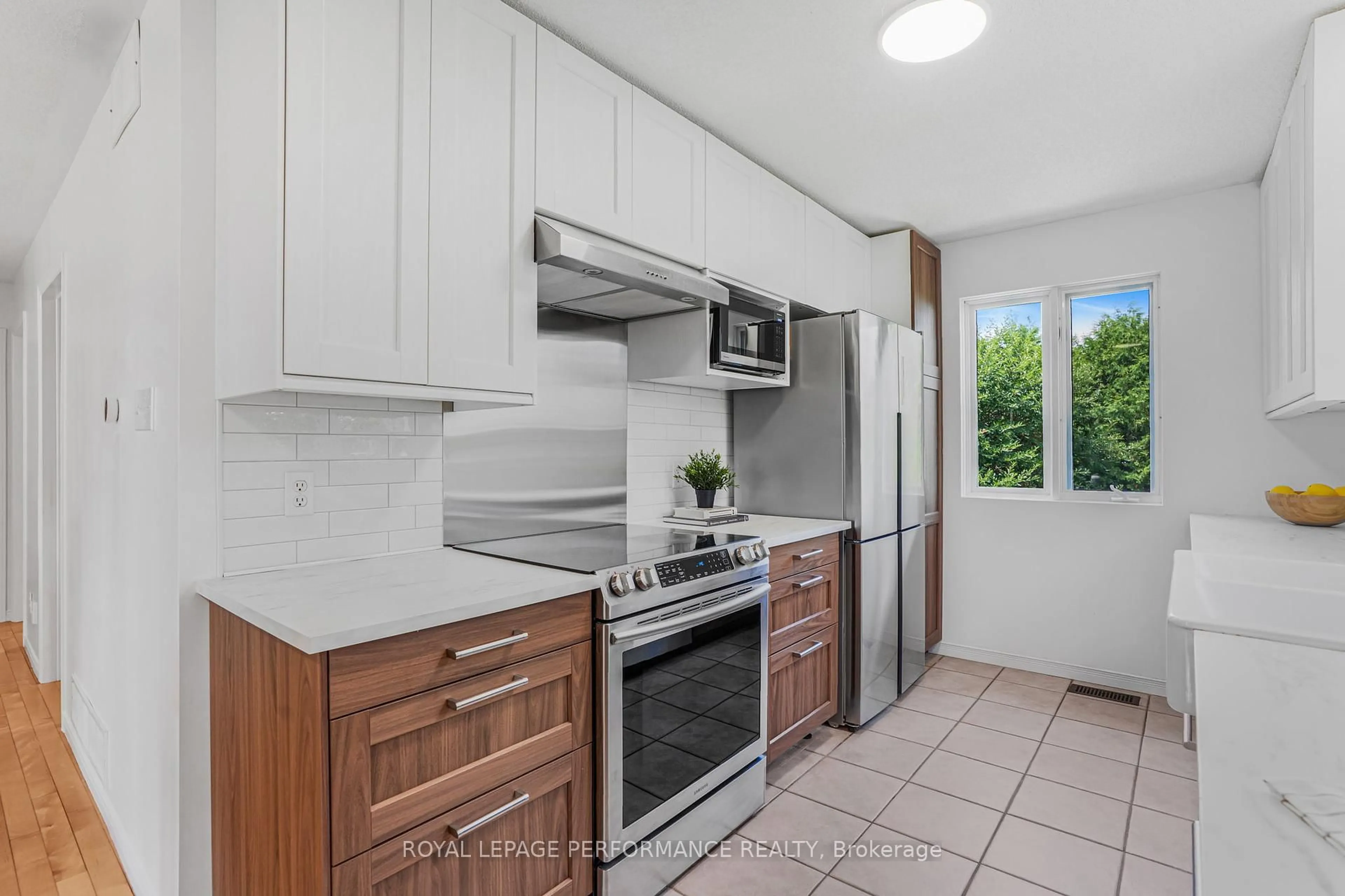 Standard kitchen, ceramic/tile floor for 832 St Isidore St, Casselman Ontario K0A 1M0