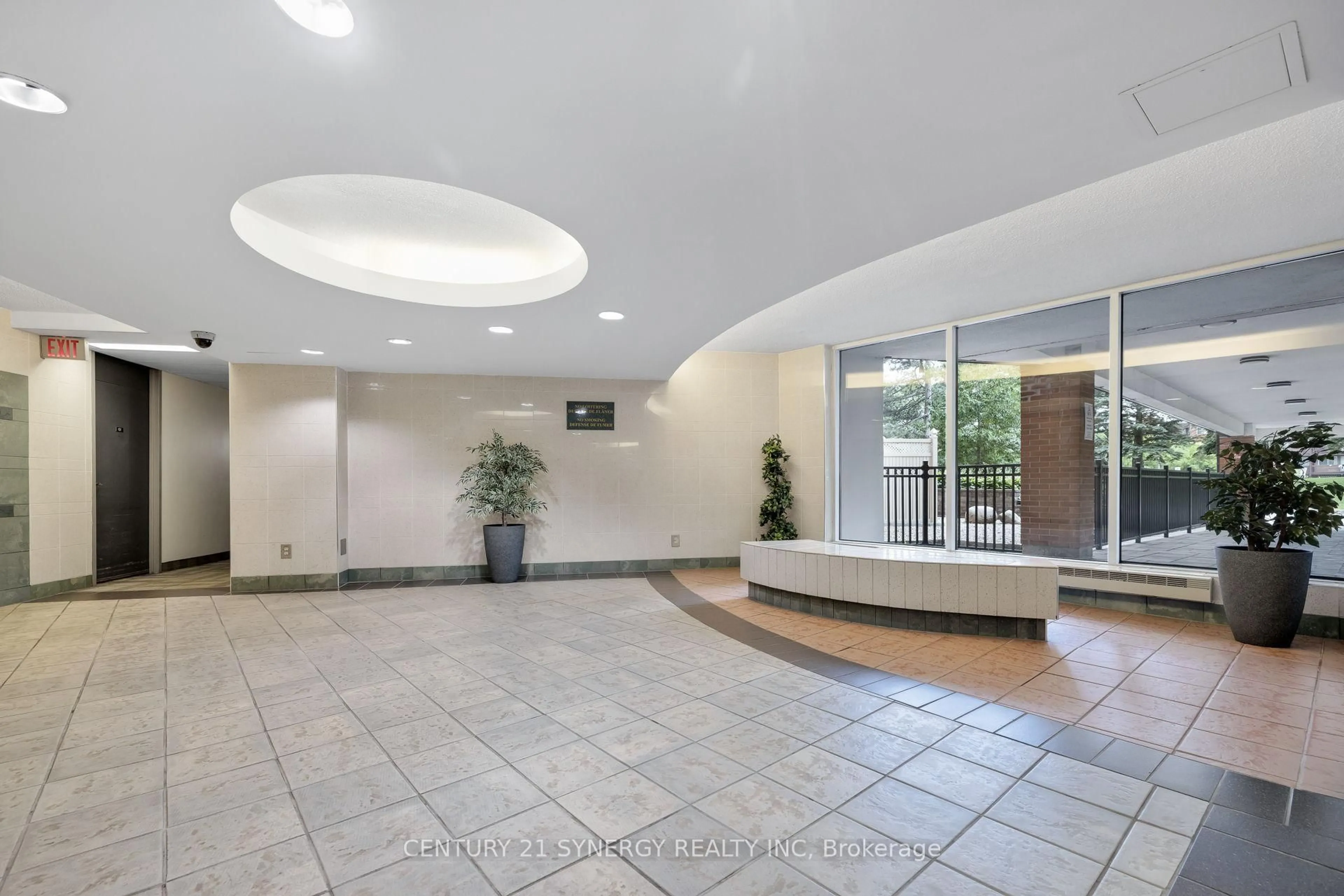 Indoor foyer for 2020 Jasmine Cres #1410, Ottawa Ontario K1J 8K5