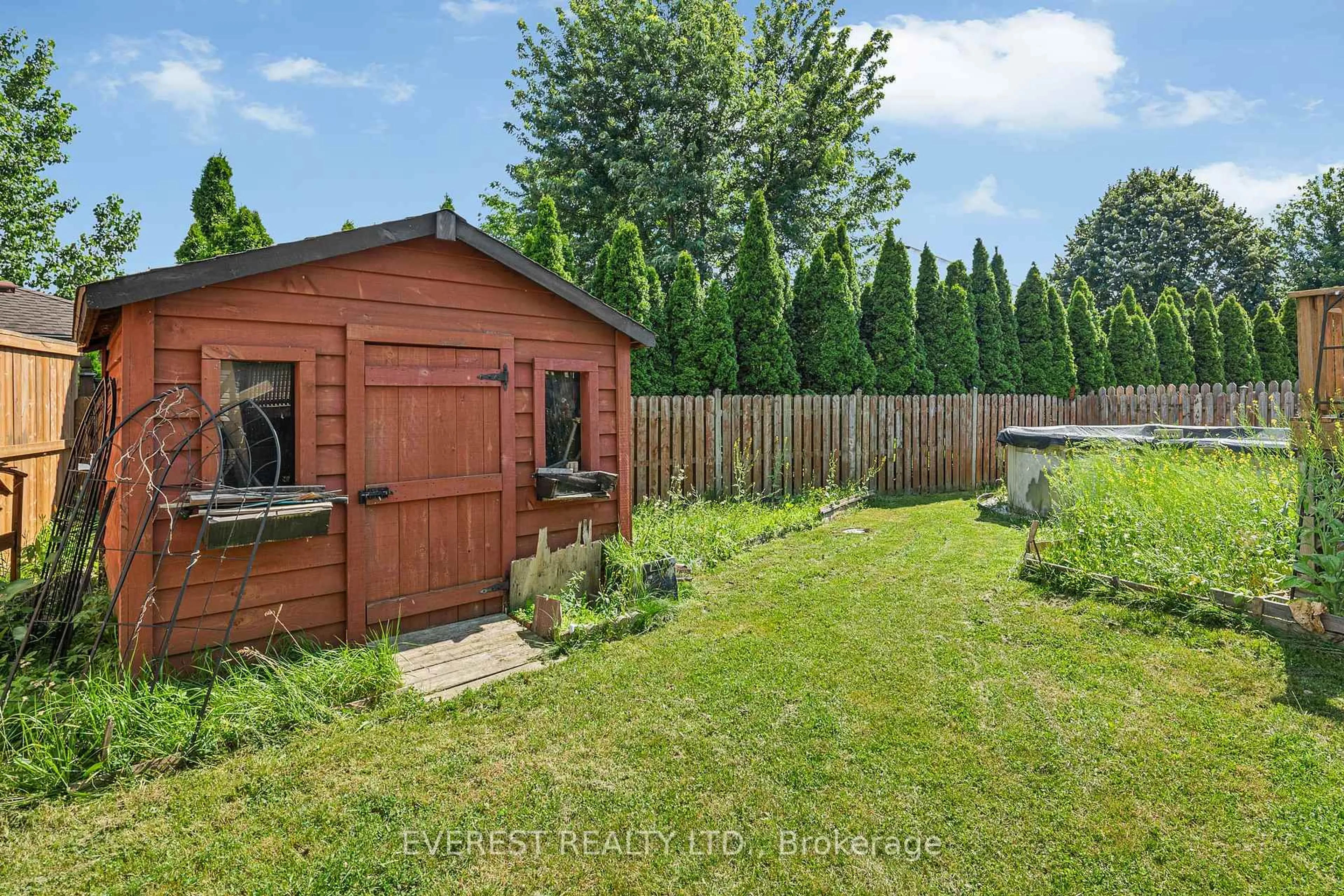 Shed for 143 Amy Croft Dr, Lakeshore Ontario N9K 1E6