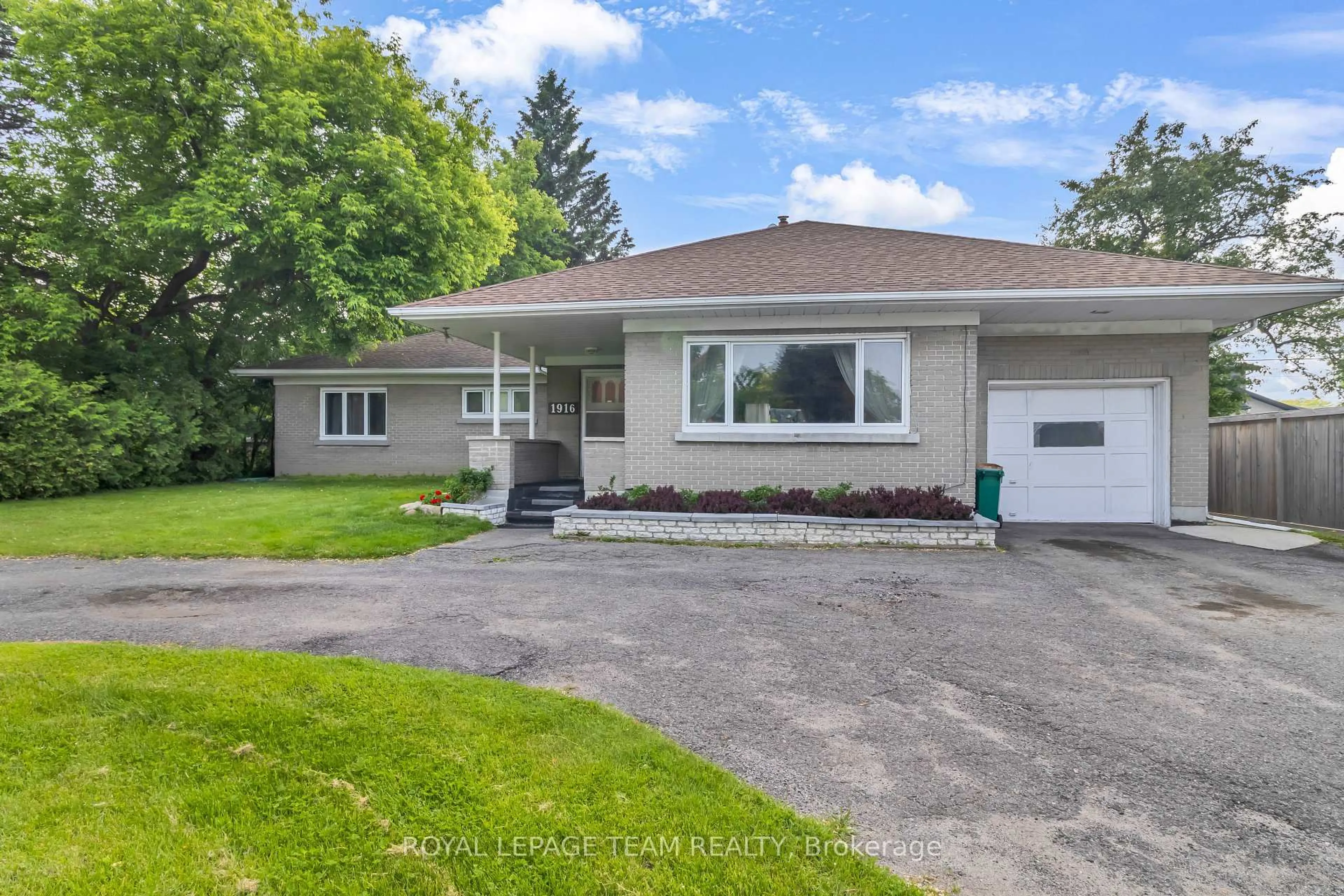 Home with vinyl exterior material, street for 1916 Alta Vista Dr, Ottawa Ontario K1H 7K6