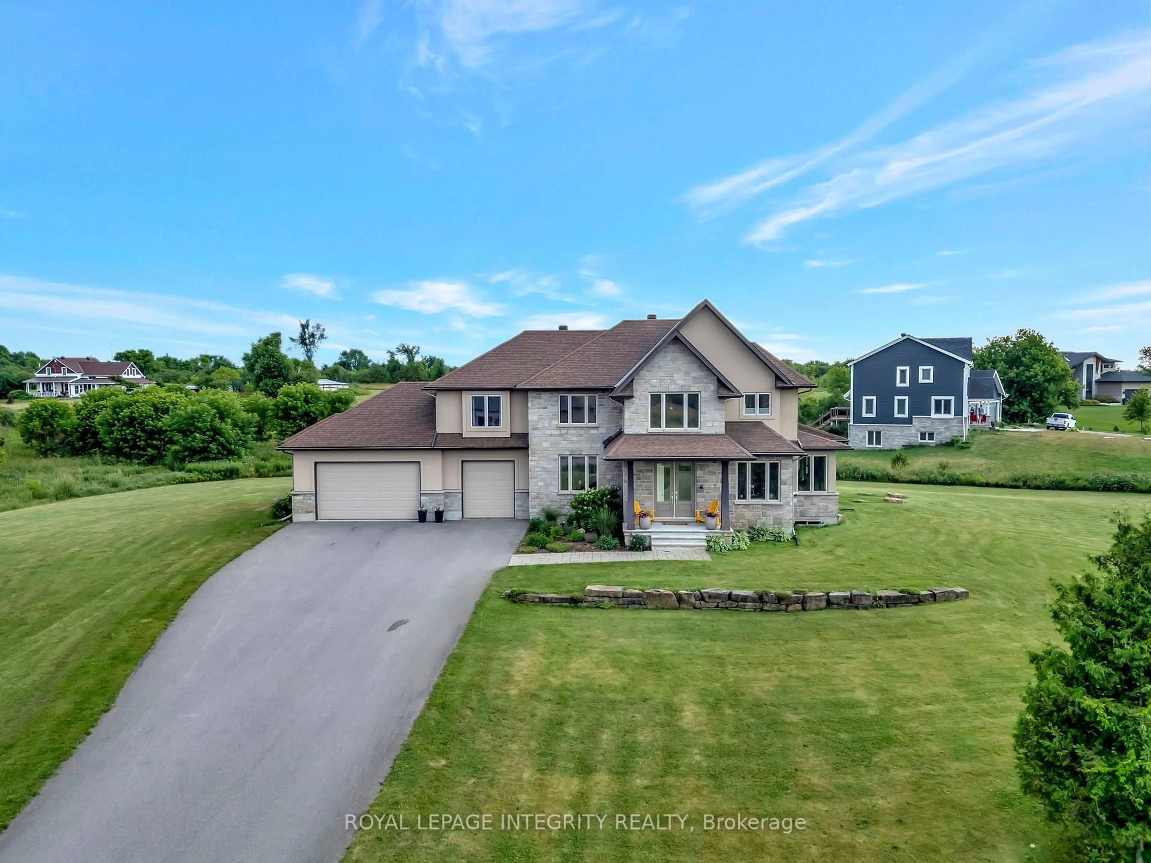 A pic from outside/outdoor area/front of a property/back of a property/a pic from drone, unknown for 117 Dewmont St, Ashton Ontario K0A 1B0
