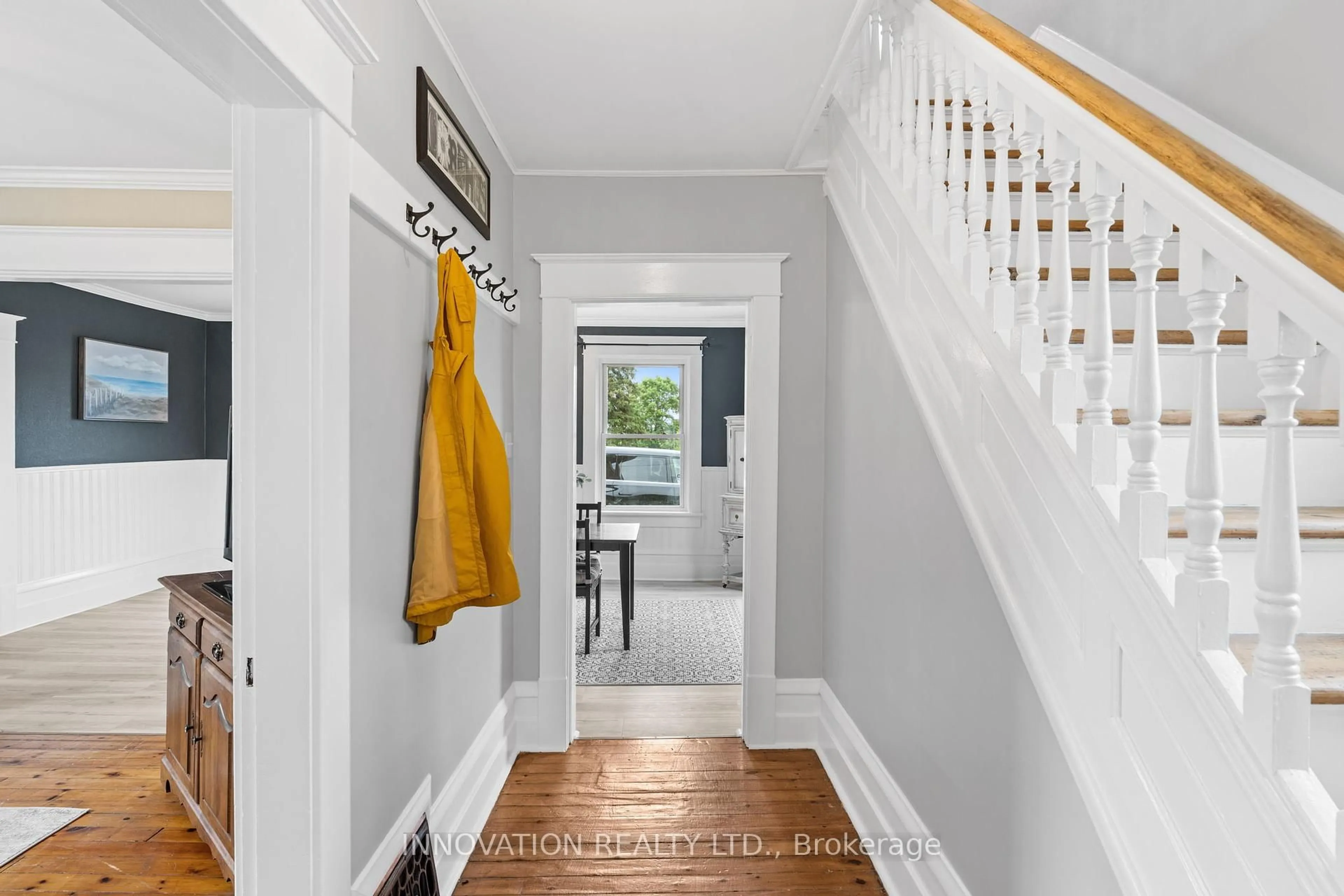 Indoor entryway for 9501 Kyle Rd, Augusta Ontario K0G 1R0