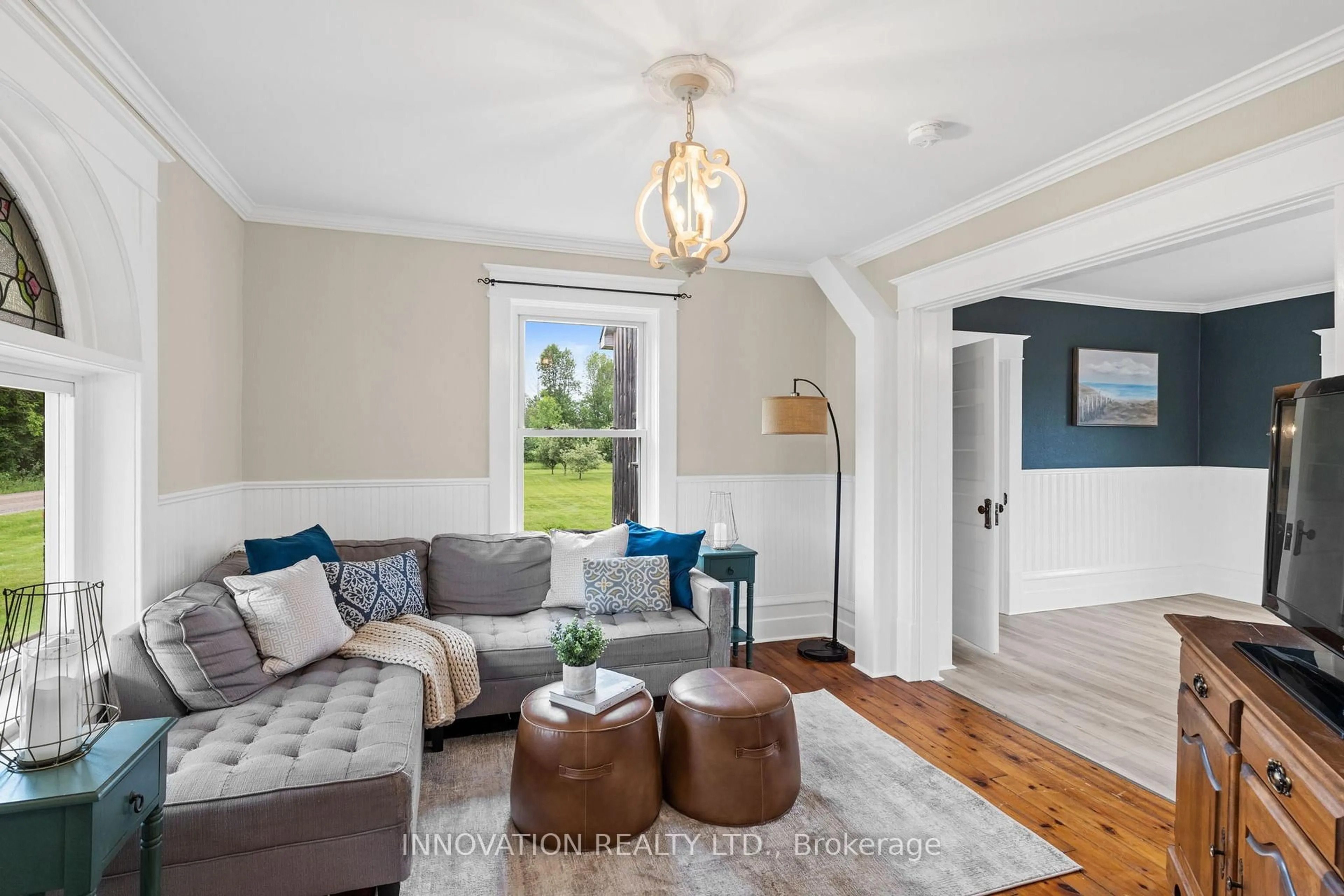 Living room with furniture, unknown for 9501 Kyle Rd, Augusta Ontario K0G 1R0