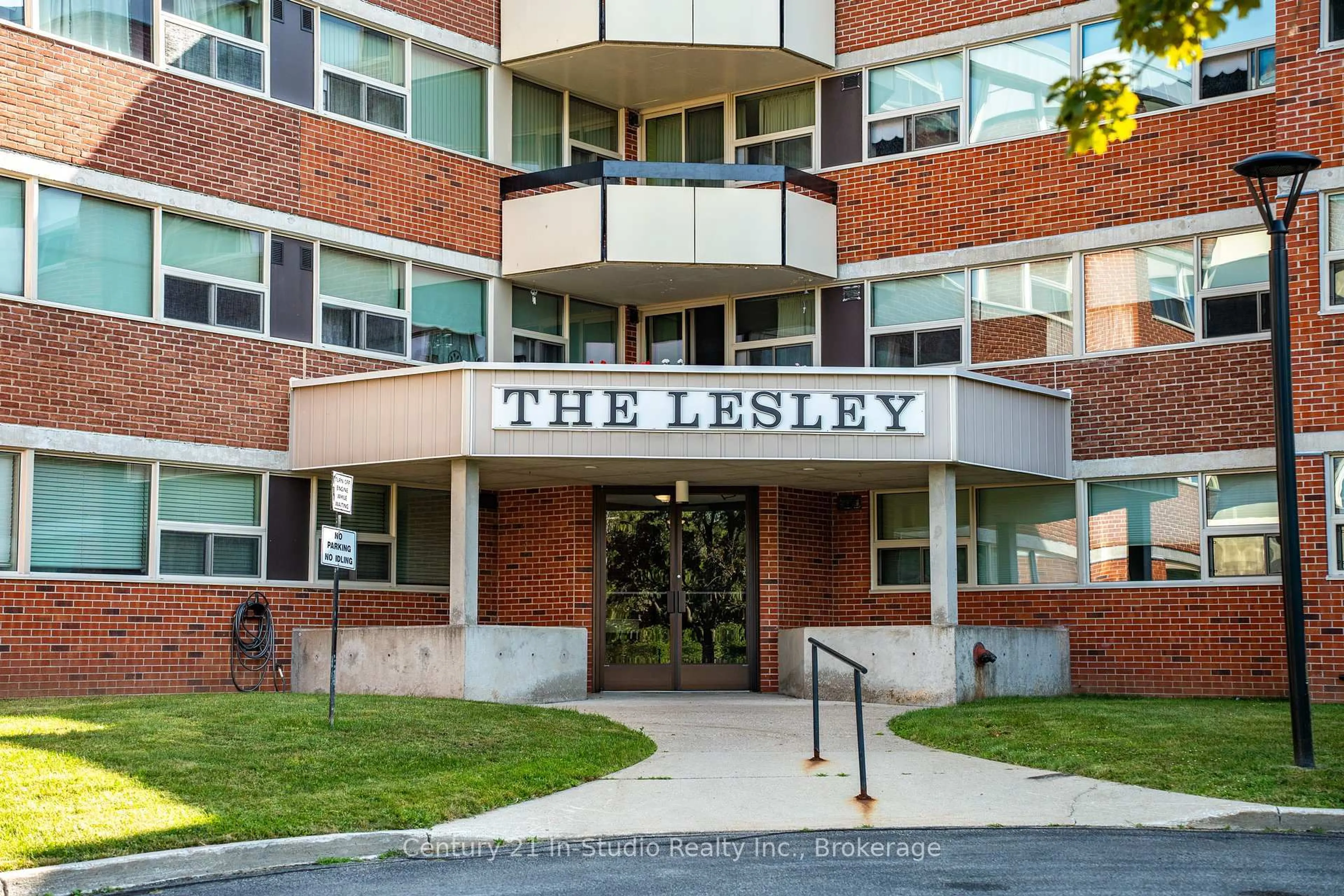 Lobby for 860 9th St #205, Owen Sound Ontario N4K 1R2