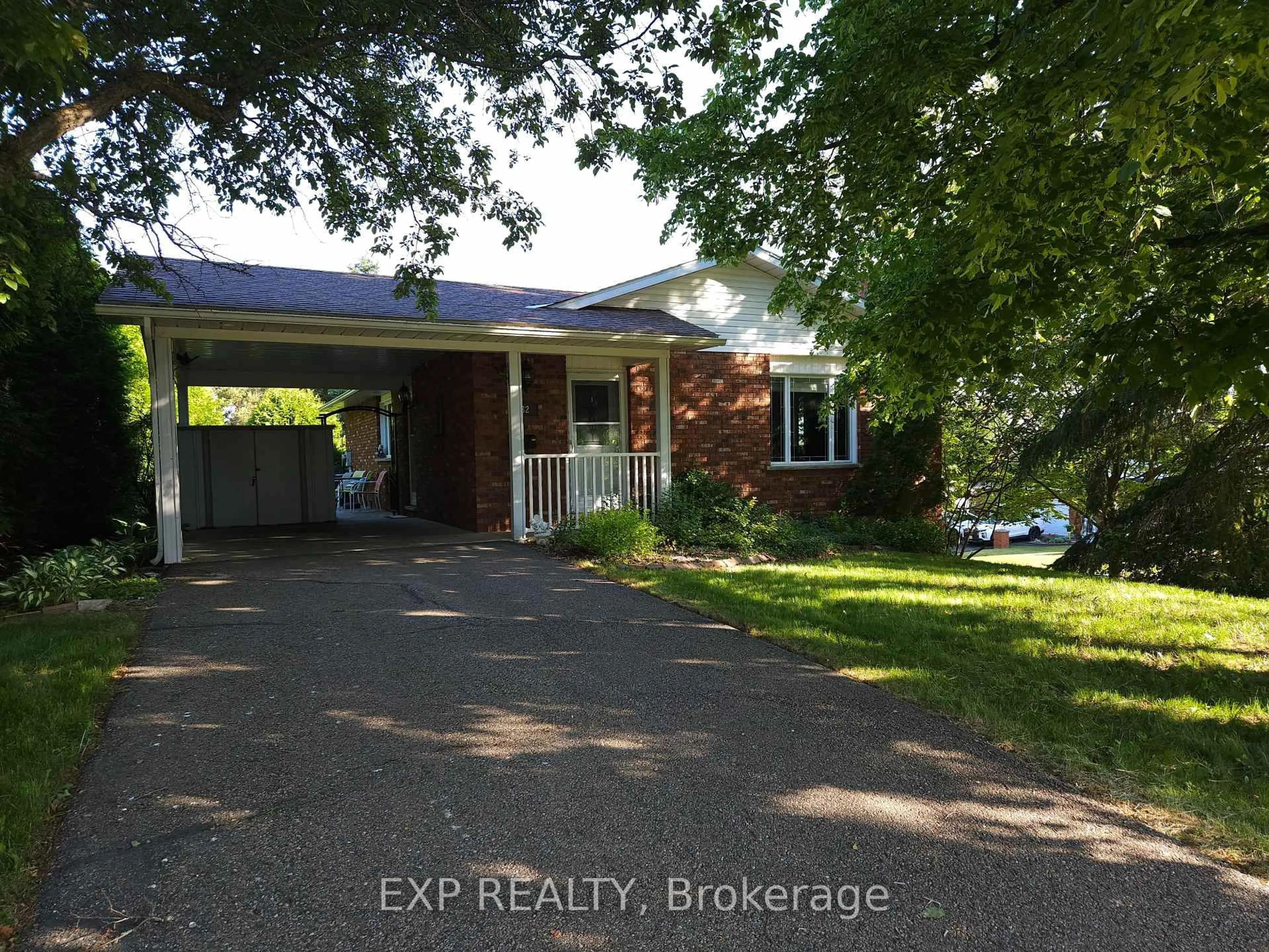A pic from outside/outdoor area/front of a property/back of a property/a pic from drone, street for 82 Ivy Ave, Renfrew Ontario K7V 4G6